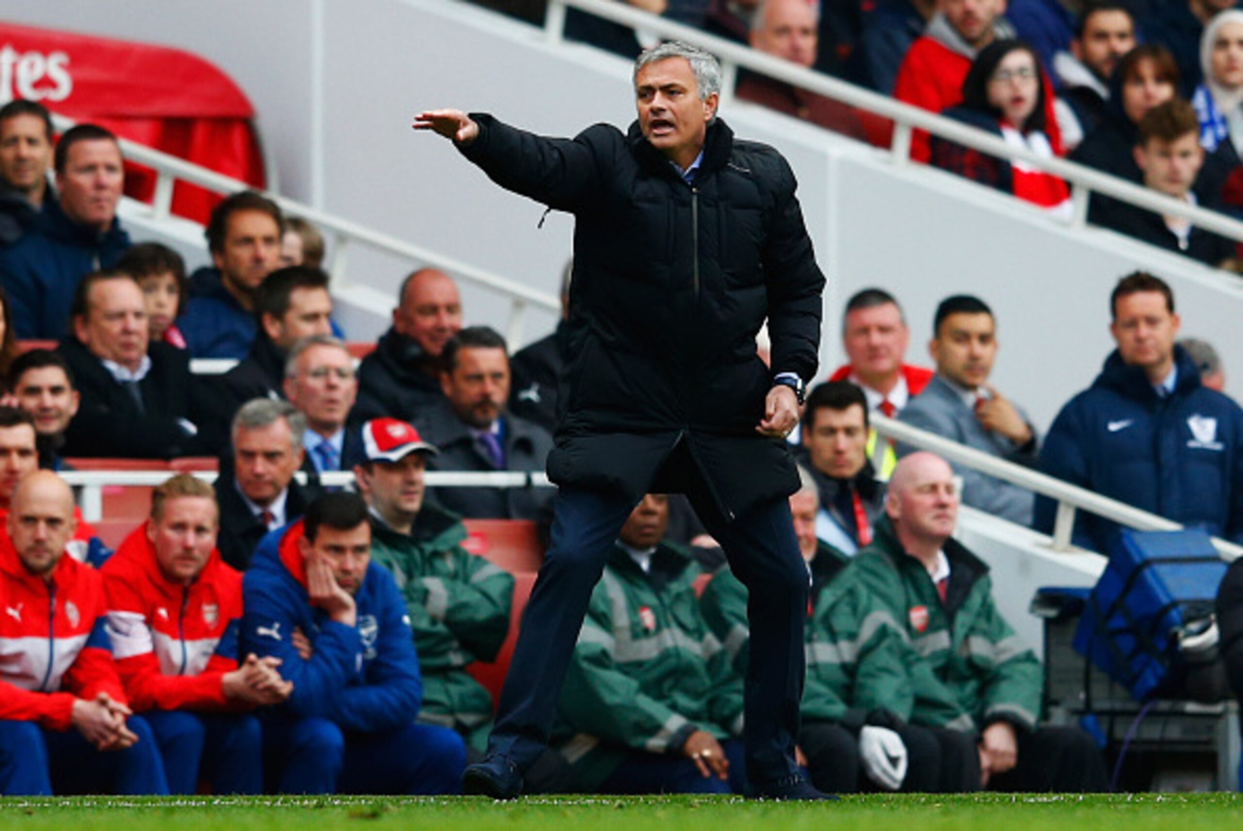 LONDON, ENGLAND - APRIL 26:  Jose Mourinho manager of Chelsea reacts during the Barclays Premier League match between Arsenal and Chelsea at Emirates Stadium on April 26, 2015 in London, England.  (Photo by Julian Finney/Getty Images)