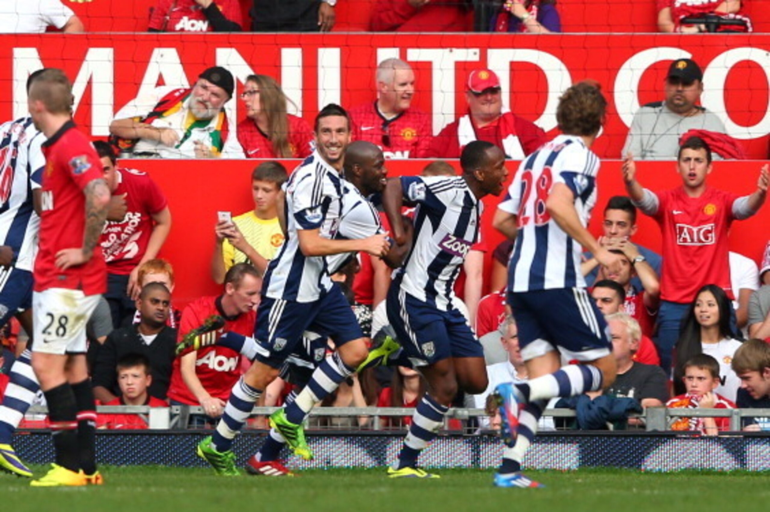 MANCHESTER, ENGLAND - SEPTEMBER 28:  Saido Berahino of West Bromwich Albion celebrates after scoring the winning goal during the Barclays Premier League match between Manchester United and West Bromwich Albion at Old Trafford on September 28, 2013 in Manc