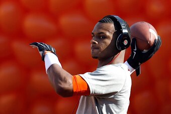 CLEMSON, SC - NOVEMBER 29: Deshaun Watson #4 of the Clemson Tigers warms up prior to their game against the South Carolina Gamecocks at Memorial Stadium on November 29, 2014 in Clemson, South Carolina. (Photo by Tyler Smith/Getty Images)