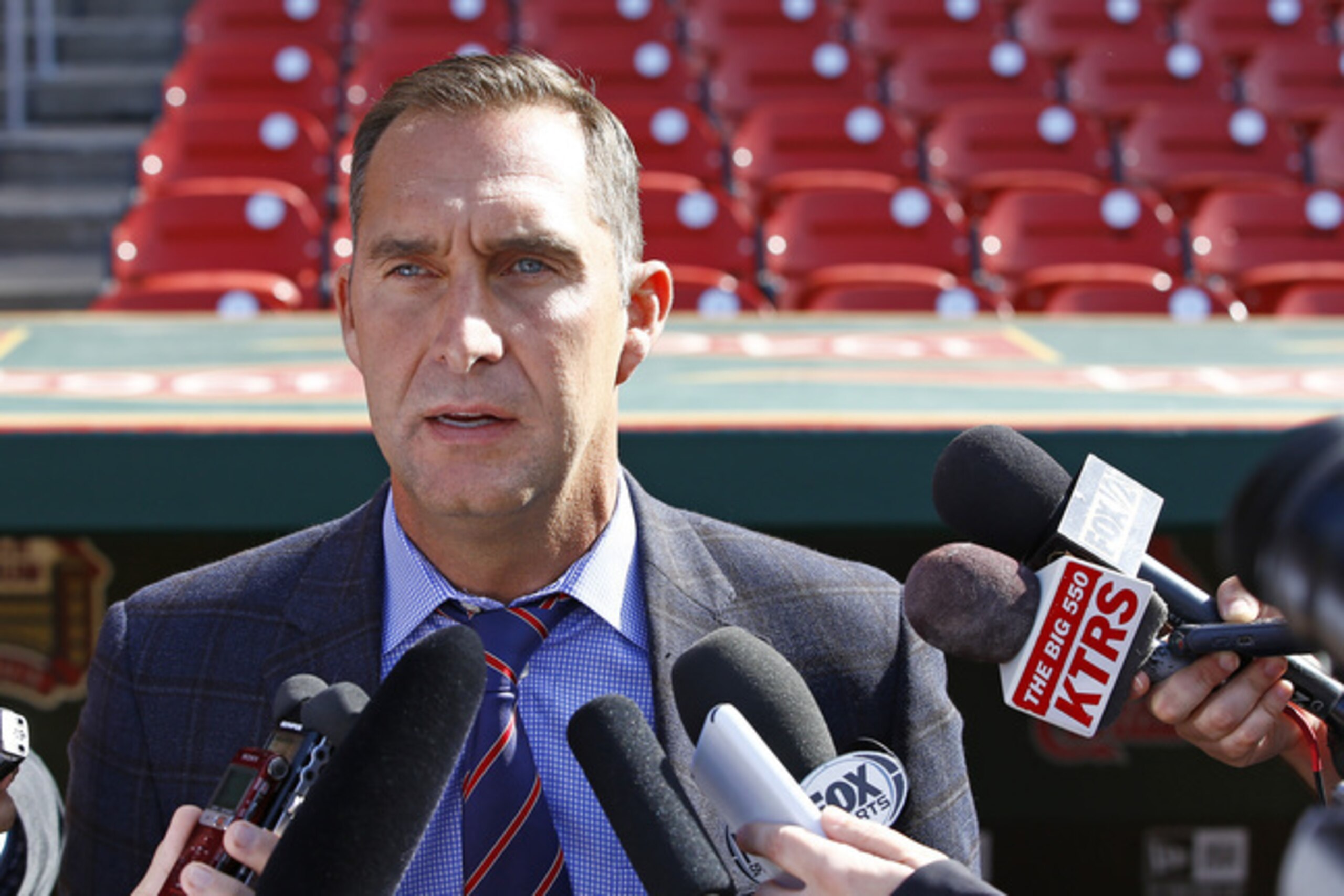 Because of Wainwright's injury, Mozeliak is tasked with replacing a pitcher with a 2.61 ERA in 493.2 innings since 2013.