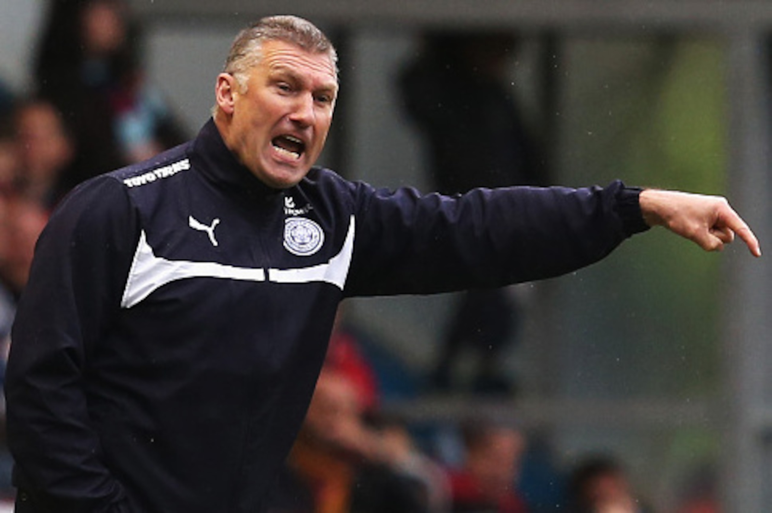 BURNLEY, ENGLAND - APRIL 25: Nigel Pearson, manager of Leicester City gives instructions during the Barclays Premier League match between Burnley and Leicester City at Turf Moor on April 25, 2015 in Burnley, England.  (Photo by Jan Kruger/Getty Images)