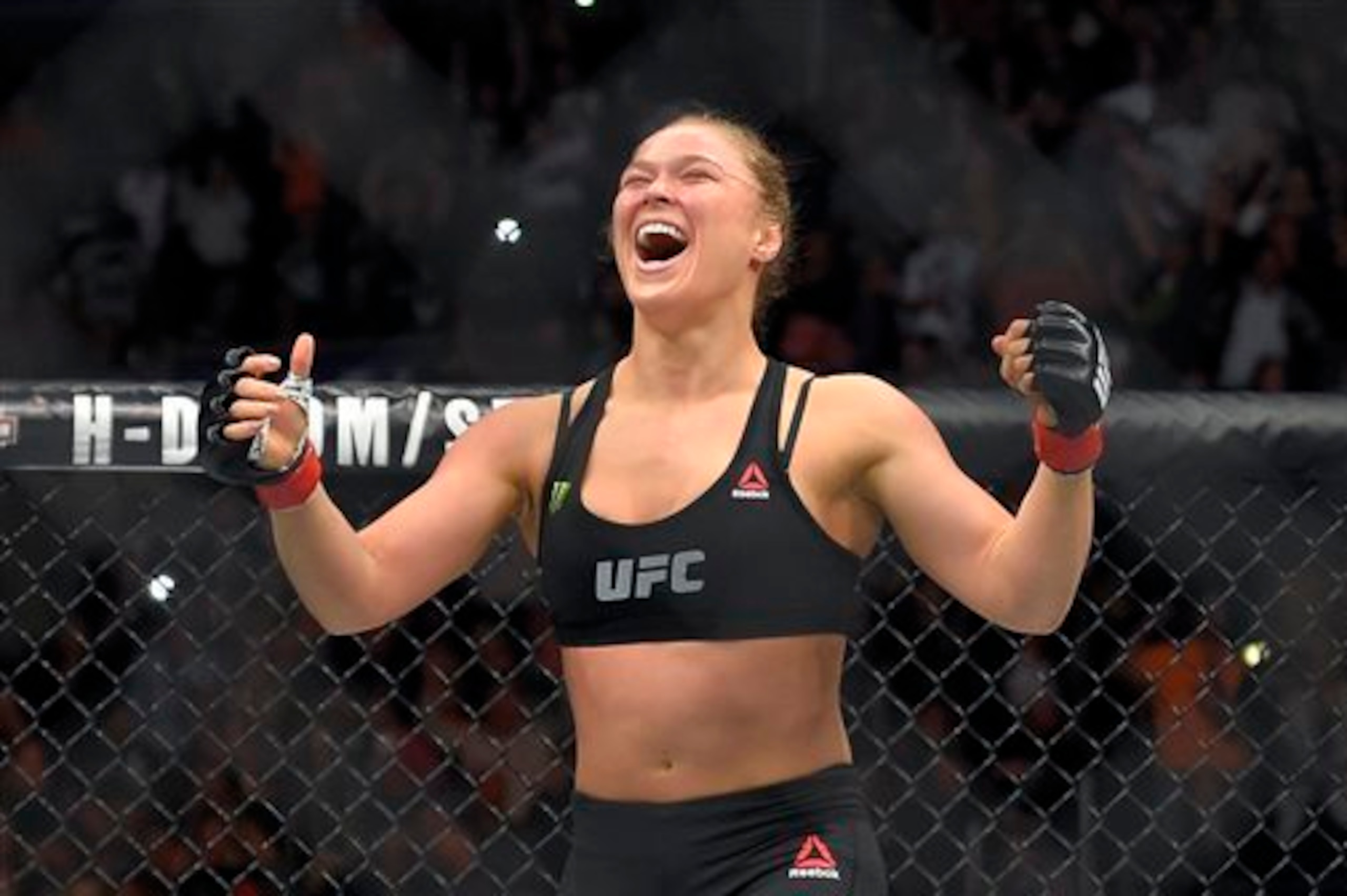 UFC stars like Rhonda Rousey keep some limelight off of boxing.