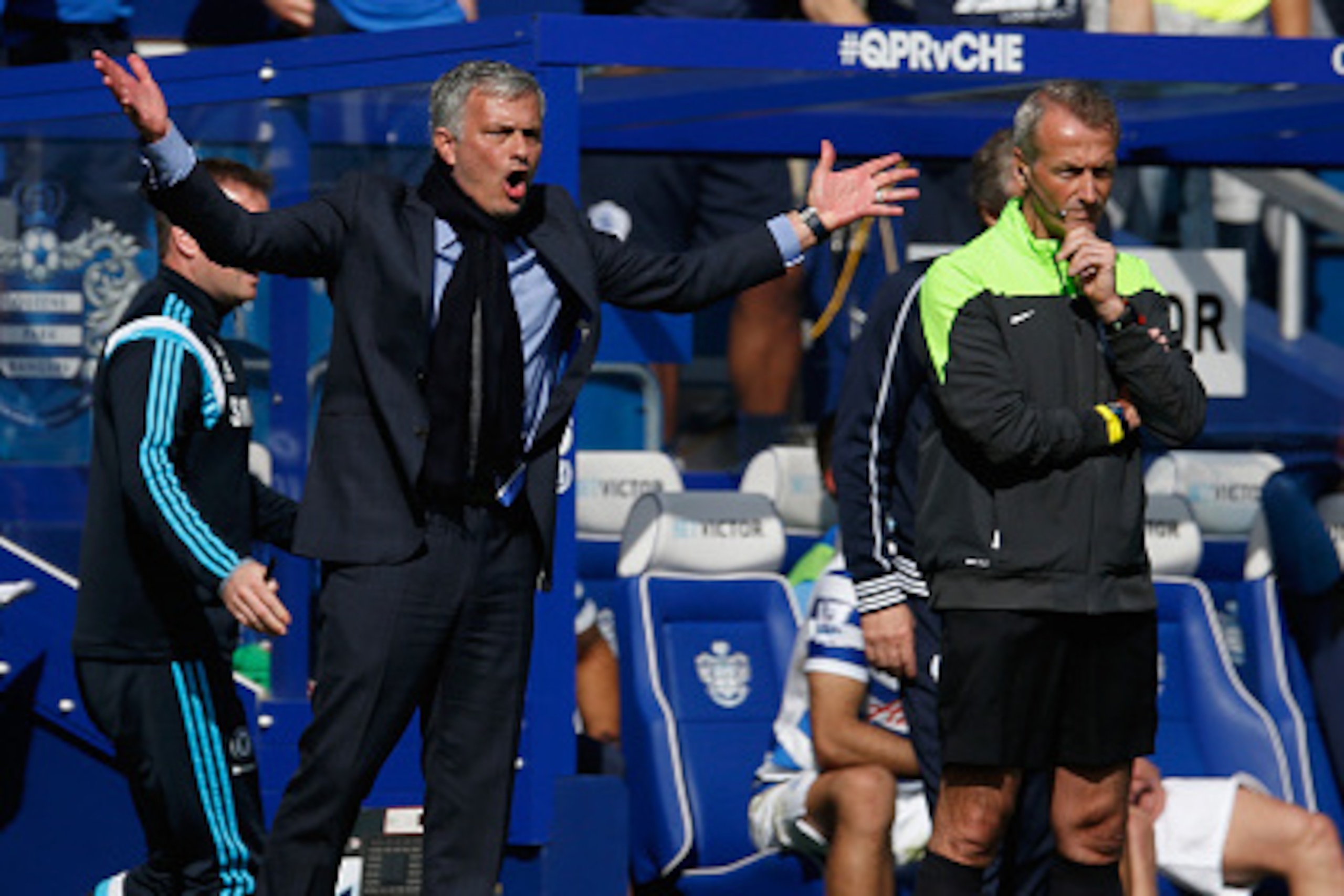 LONDON, ENGLAND - APRIL 12:  Manager Jose Mourinho of Chelsea on the touchline  during the Barclays Premier League match between Queens Park Rangers and Chelsea at Loftus Road on April 12, 2015 in London, England.  (Photo by Steve Bardens/Getty Images)