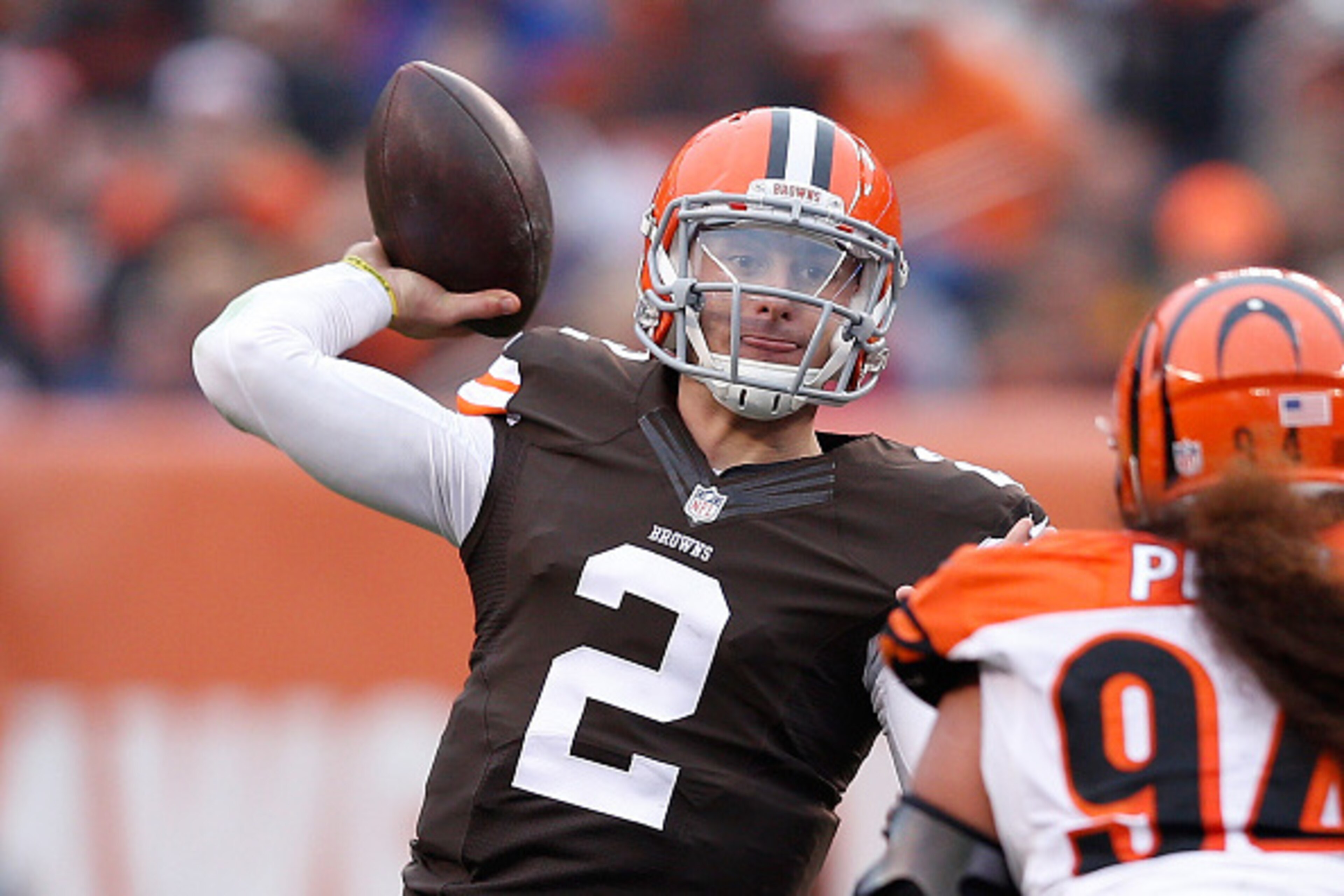 CLEVELAND, OH - DECEMBER 14:  Johnny Manziel #2 of the Cleveland Browns looks to pass during the second quarter against the Cincinnati Bengals at FirstEnergy Stadium on December 14, 2014 in Cleveland, Ohio.  (Photo by Joe Robbins/Getty Images)