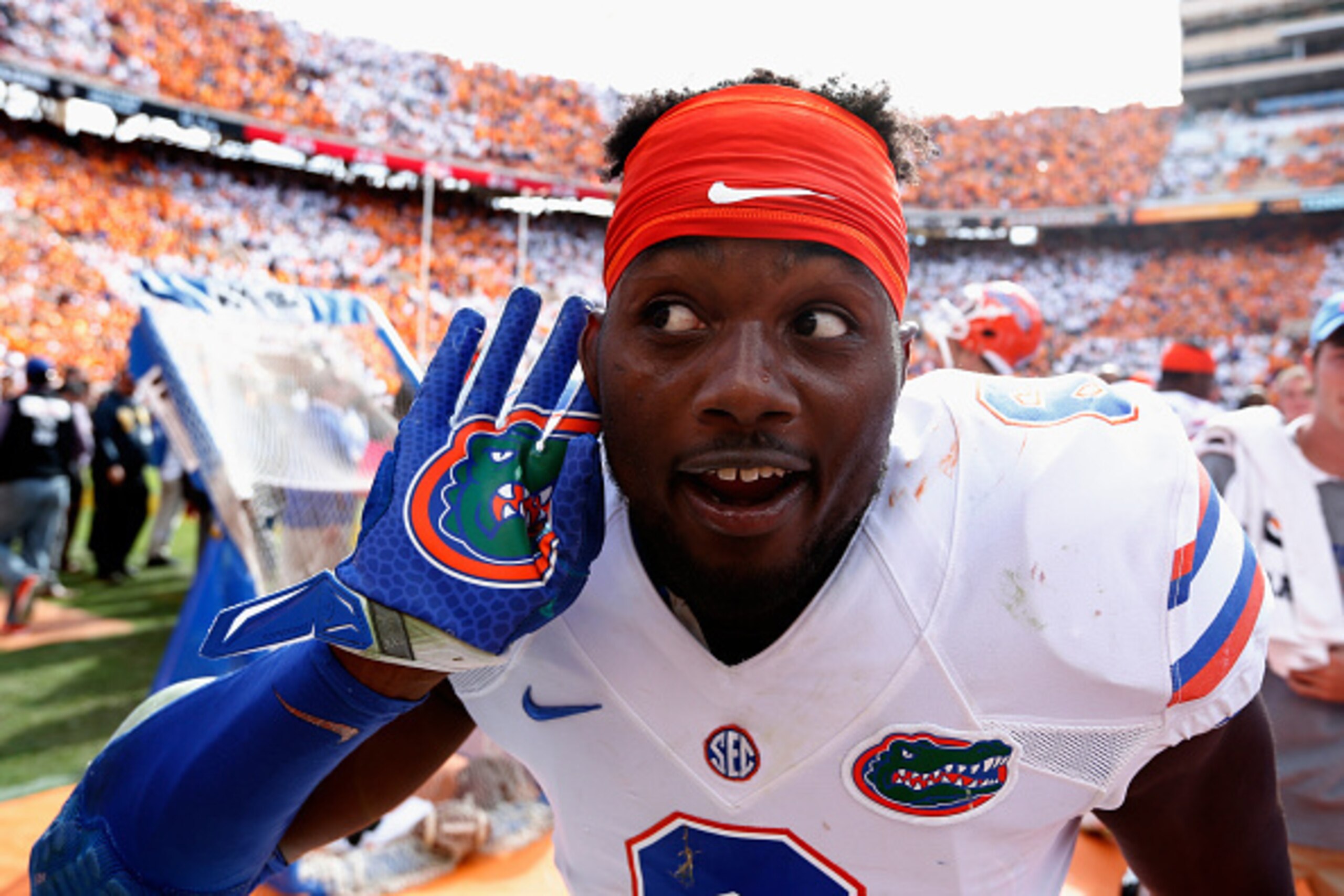 KNOXVILLE, TN - OCTOBER 4: Dante Fowler Jr. #6 of the Florida Gators gestures toward fans in the closing seconds of the game against the Tennessee Volunteers at Neyland Stadium on October 4, 2014 in Knoxville, Tennessee. Florida defeated Tennessee 10-9. (