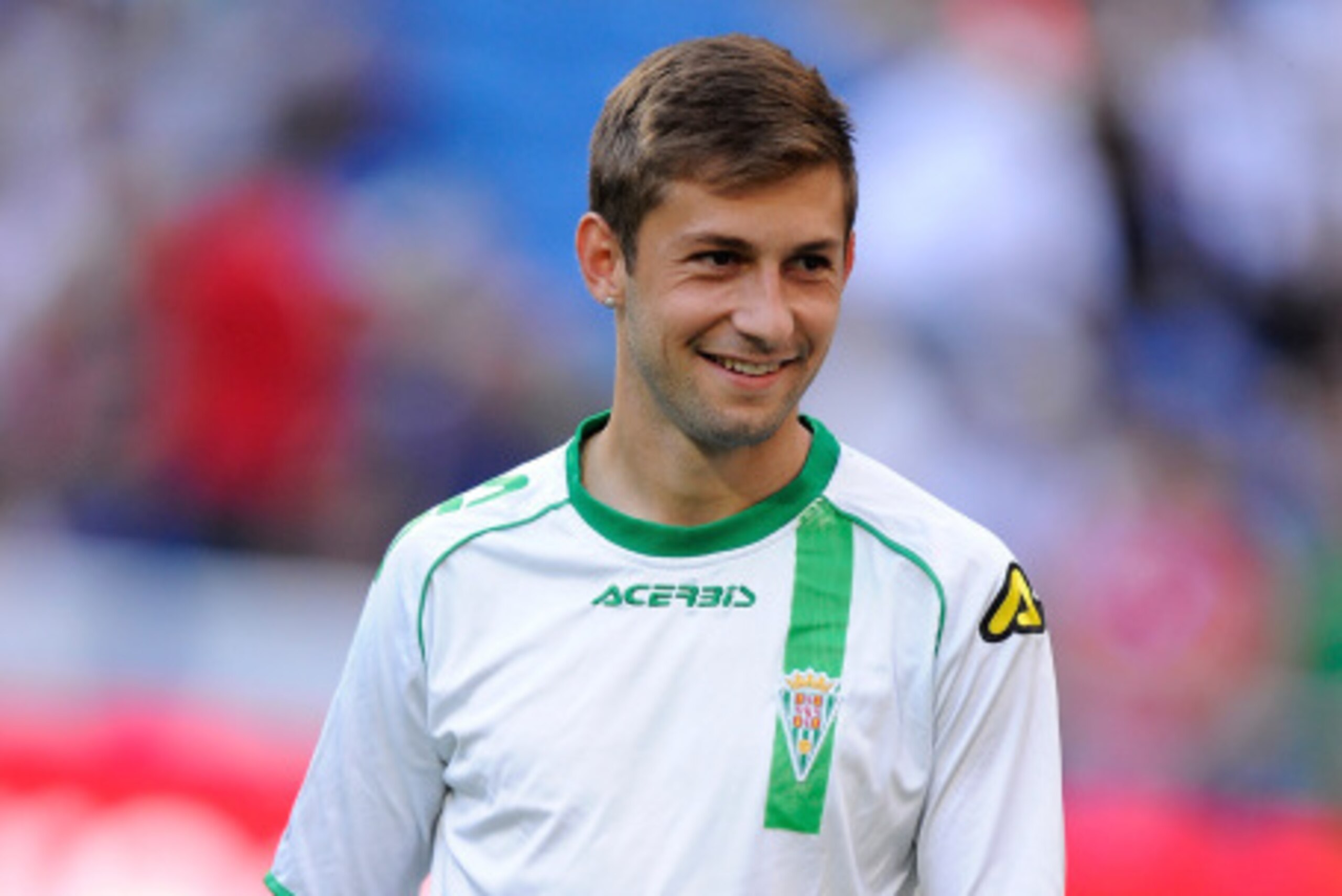 MADRID, SPAIN - AUGUST 25:  Fede Cartabia of Crodoba CF warms up before  the La liga match between Real Madrid CF and Cordoba CF at Estadio Santiago Bernabeu on August 25, 2014 in Madrid, Spain.  (Photo by Denis Doyle/Getty Images)