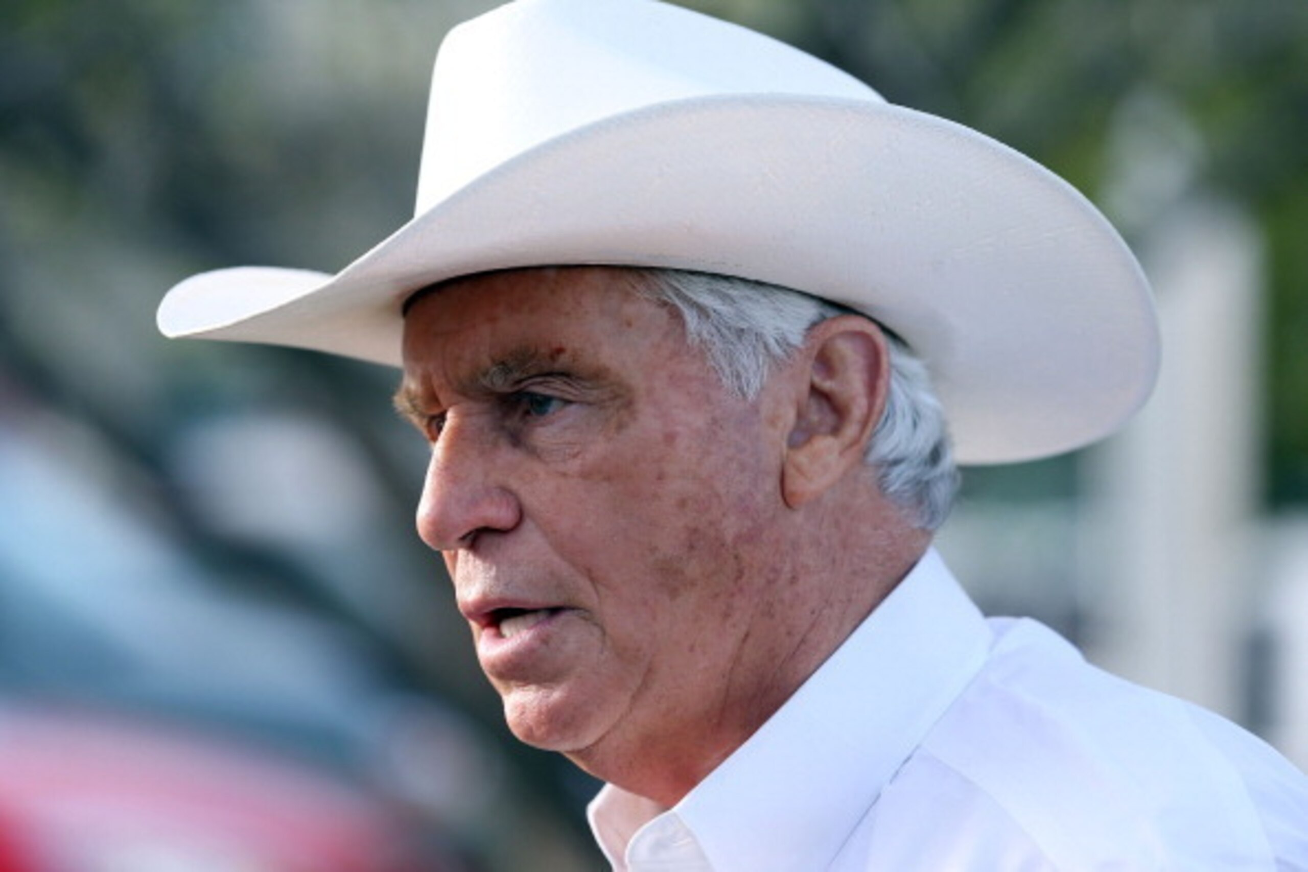 LOUISVILLE, KY - MAY 02:  D. Wayne Lukas talks to the media during the morning training for the 2013 Kentucky Derby at Churchill Downs on May 2, 2013 in Louisville, Kentucky.  (Photo by Andy Lyons/Getty Images)