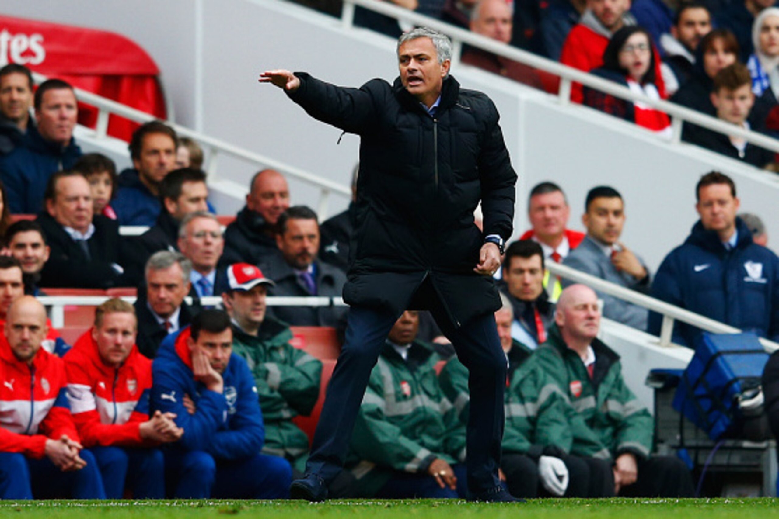 LONDON, ENGLAND - APRIL 26:  Jose Mourinho manager of Chelsea reacts during the Barclays Premier League match between Arsenal and Chelsea at Emirates Stadium on April 26, 2015 in London, England.  (Photo by Julian Finney/Getty Images)
