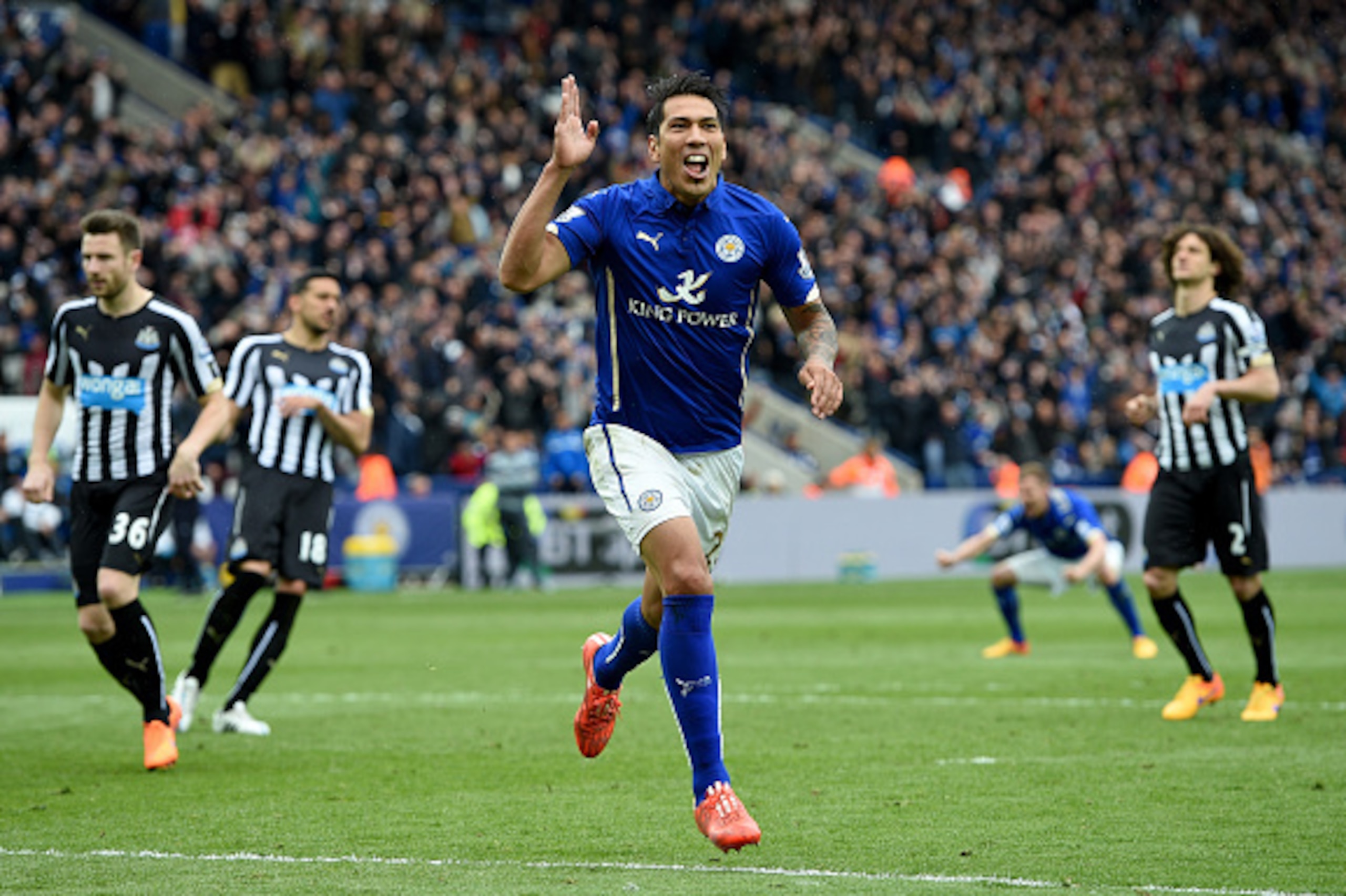 LEICESTER, ENGLAND - MAY 02:  Leonardo Ulloa of Leicester City celebrates after he scores from the penalty spot during the Barclays Premier League match between Leicester City and Newcastle United at The King Power Stadium on May 2, 2015 in Leicester, Eng