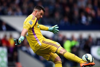 WEST BROMWICH, ENGLAND - APRIL 25:  Boaz Myhill of West Bromwich Albion in action during the Barclays Premier League match between West Bromwich Albion and Liverpool at The Hawthorns on April 25, 2015 in West Bromwich, England.  (Photo by Laurence Griffit