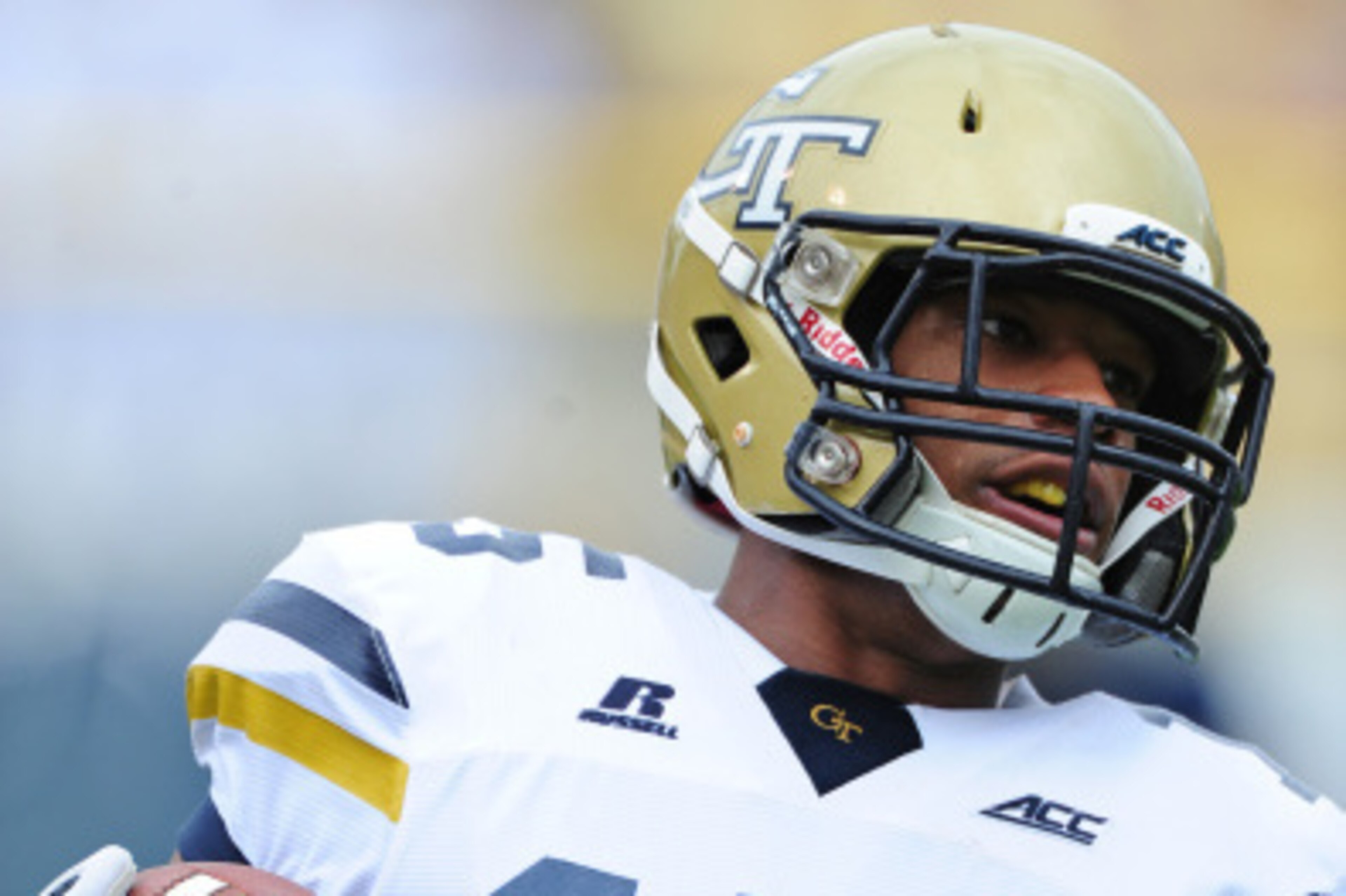 ATLANTA, GA - SEPTEMBER 13: DeAndre Smelter #15 of the Georgia Tech Yellow Jackets runs with a catch for a 57 yard touchdown against the Georgia Southern Eagles at Bobby Dodd Stadium on September 13, 2014 in Atlanta, Georgia. (Photo by Scott Cunningham/Ge
