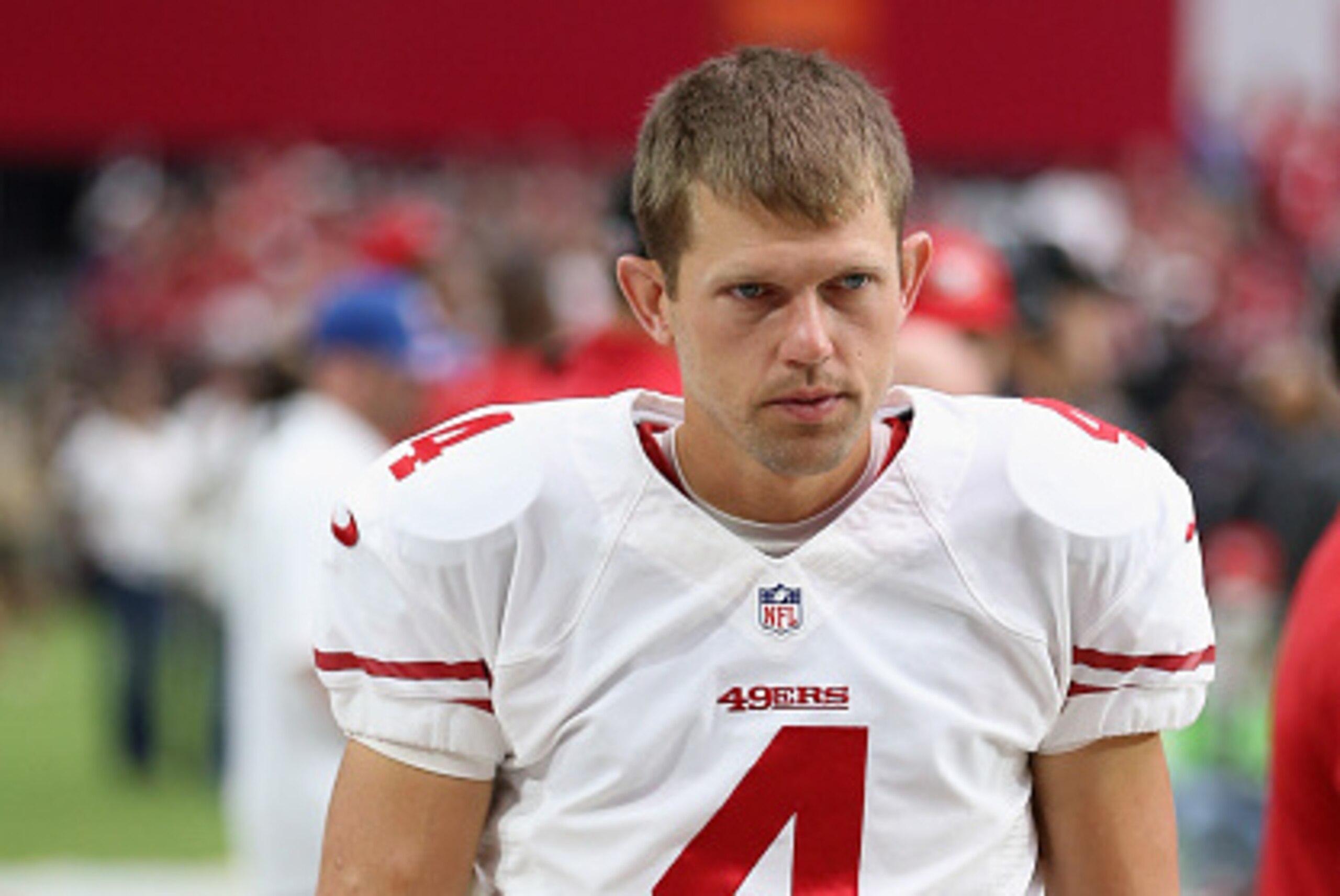 GLENDALE, AZ - SEPTEMBER 21:  Punter Andy Lee #4 of the San Francisco 49ers on the sidelines during the NFL game against the Arizona Cardinals at the University of Phoenix Stadium on September 21, 2014 in Glendale, Arizona.  (Photo by Christian Petersen/G