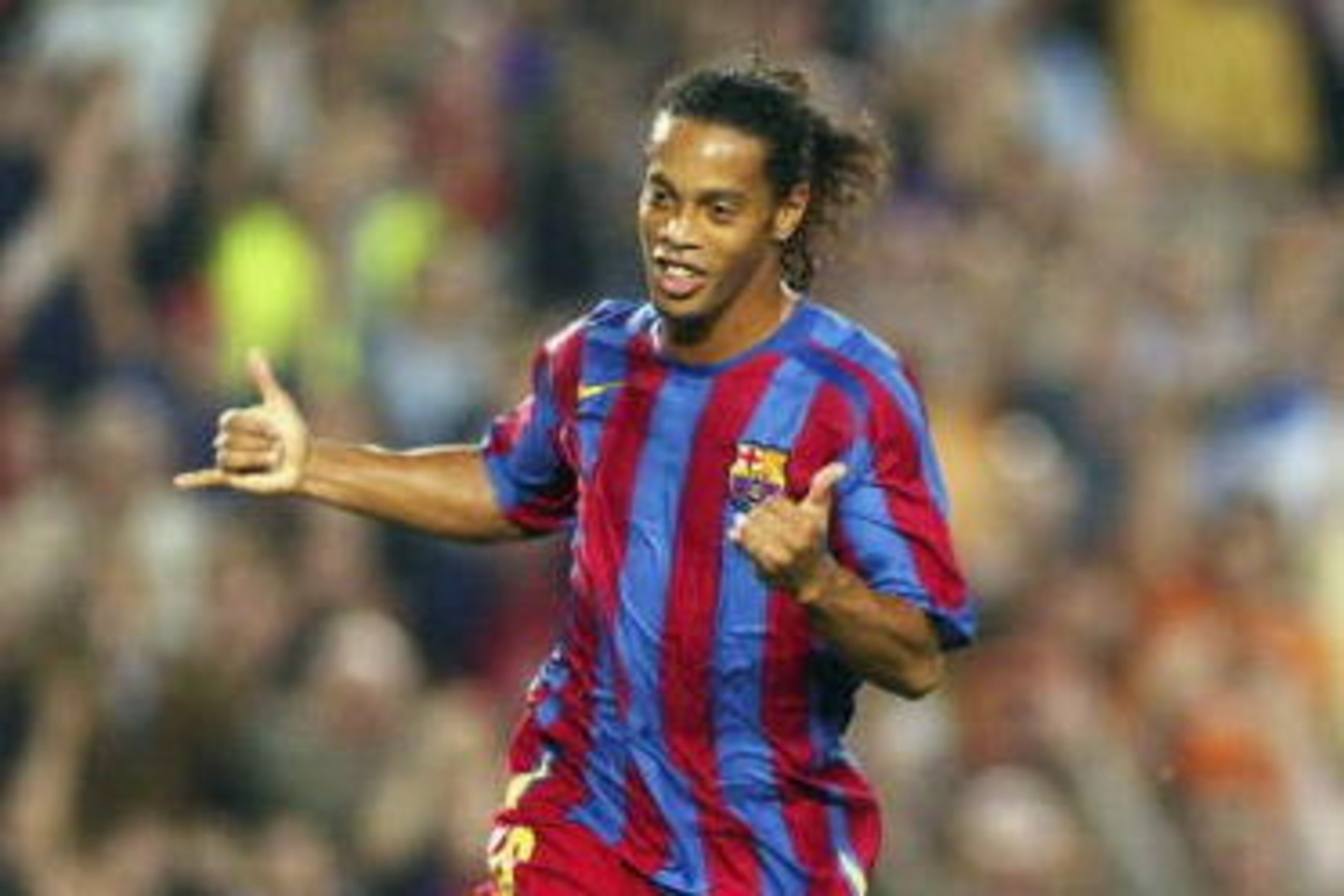 BARCELONA, SPAIN - OCTOBER 30: Ronaldinho of FC Barcelona celebrates his goal during the La Liga match between FC Barcelona and Real Sociedad, on October 30, 2005 at the Camp Nou stadium in Barcelona, Spain. (Photo by Luis Bagu/Getty Images) BARCELONA, SPAIN - OCTOBER 30: Ronaldinho of FC Barcelona celebrates his goal during the La Liga match between FC Barcelona and Real Sociedad, on October 30, 2005 at the Camp Nou stadium in Barcelona, Spain. (Photo by Luis Bagu/Getty Images)