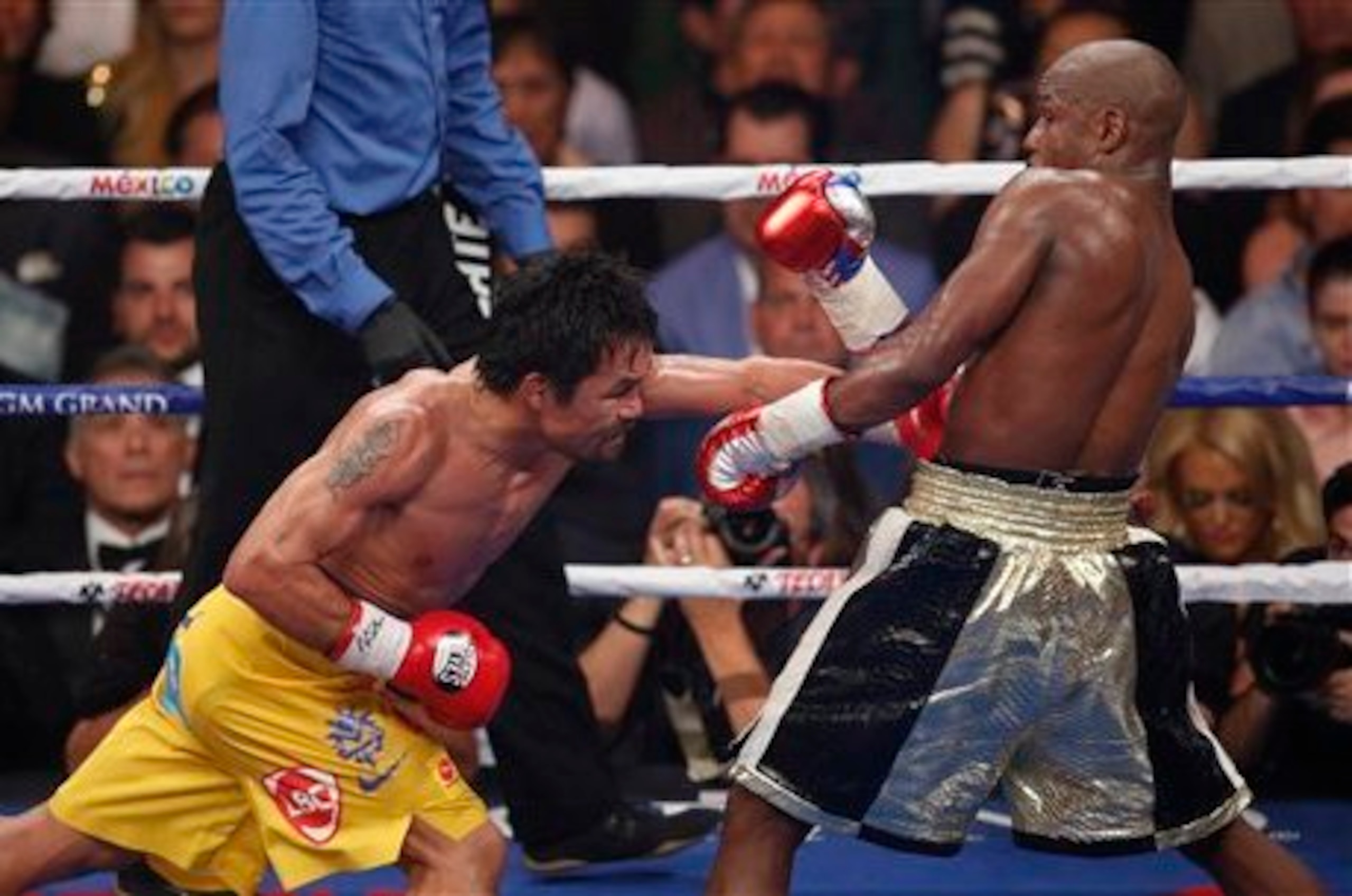Was Pacquiao one-handed?