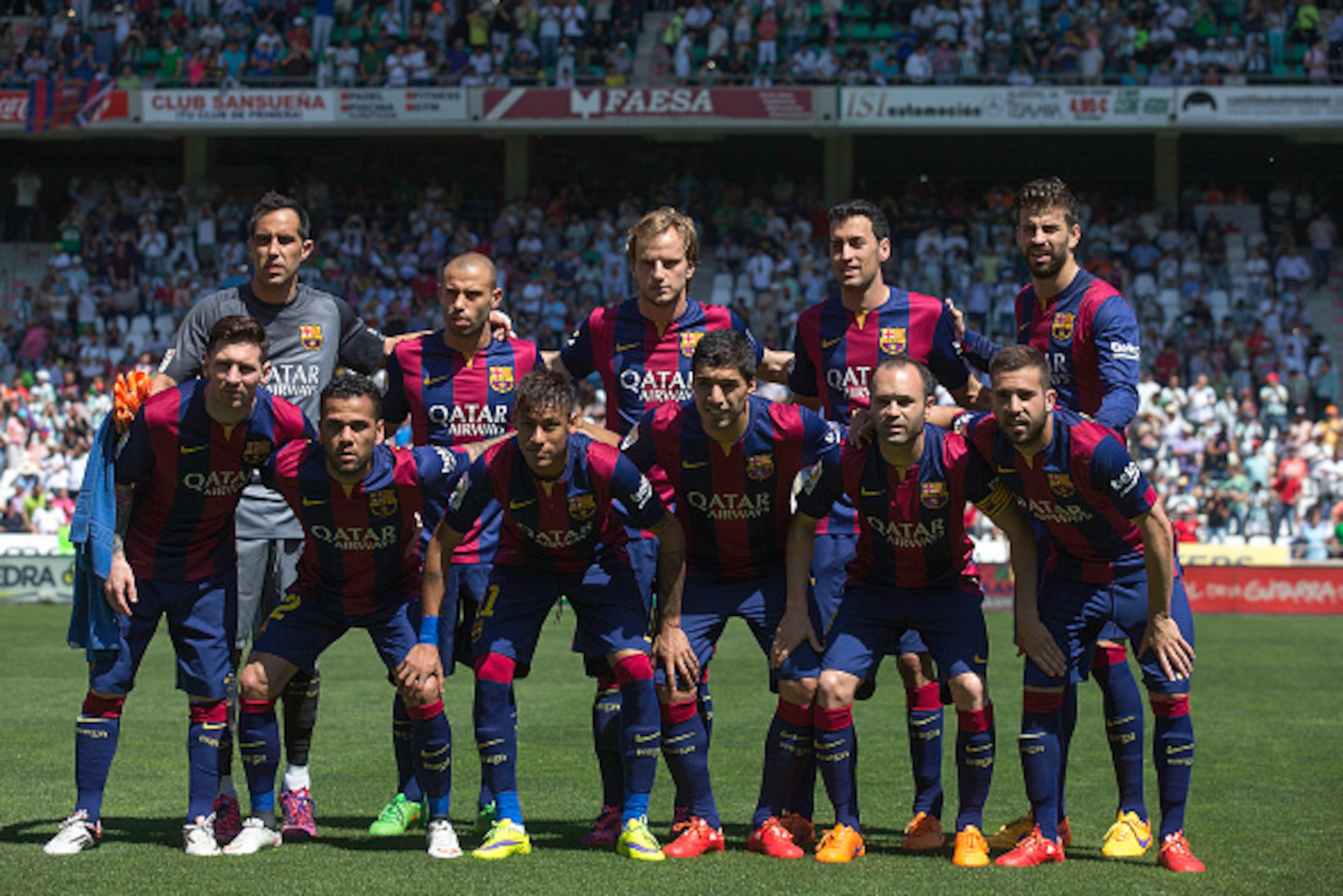 CORDOBA, SPAIN - MAY 02: Barcelona FC line up prior to start the La Liga match between Cordoba CF and Barcelona FC at El Arcangel stadium on May 2, 2015 in Cordoba, Spain.  (Photo by Gonzalo Arroyo Moreno/Getty Images)