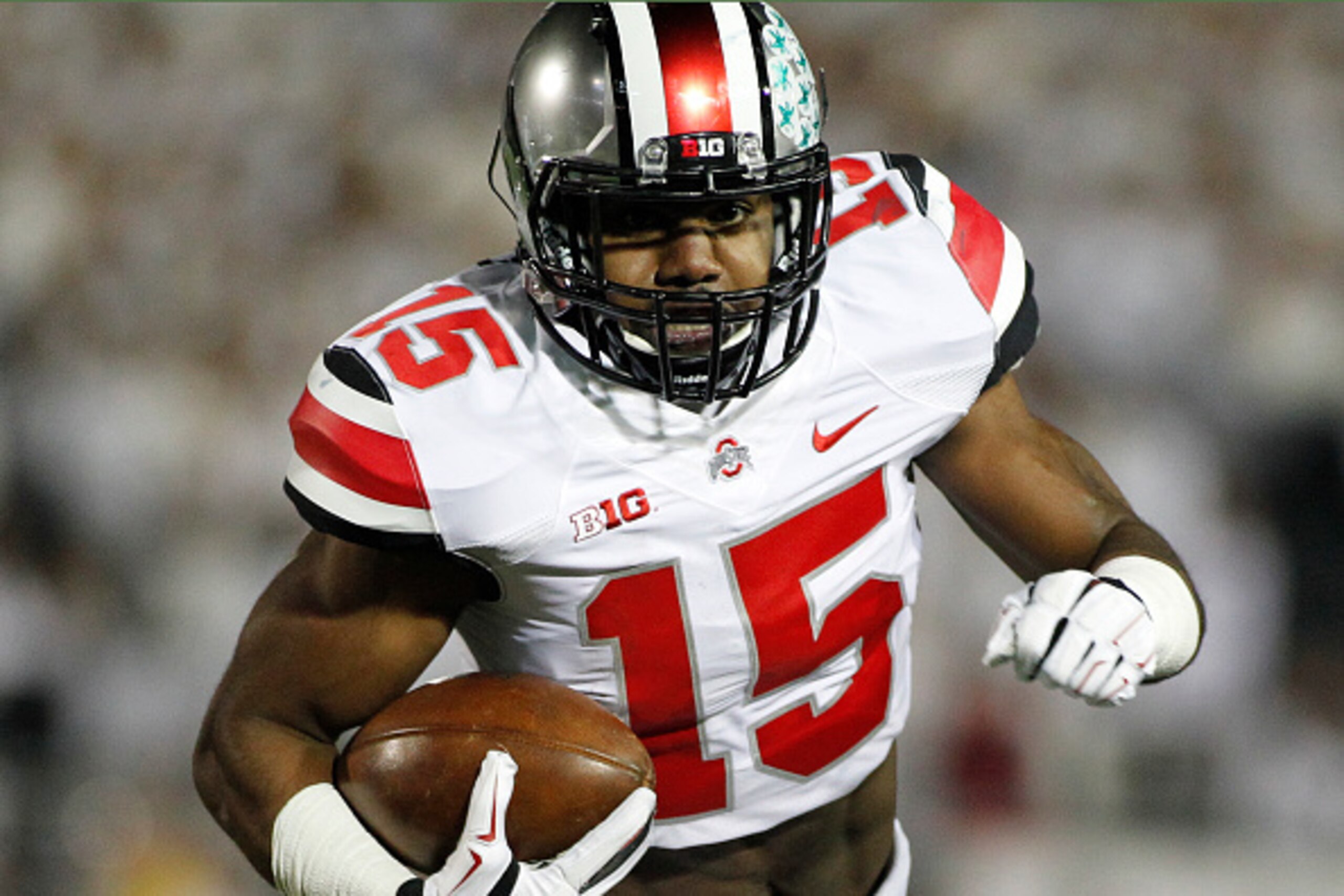 STATE COLLEGE, PA - OCTOBER 25:  Ezekiel Elliott #15 of the Ohio State Buckeyes  rushes during the game against the Penn State Nittany Lions on October 25, 2014 at Beaver Stadium in State College, Pennsylvania.  (Photo by Justin K. Aller/Getty Images)