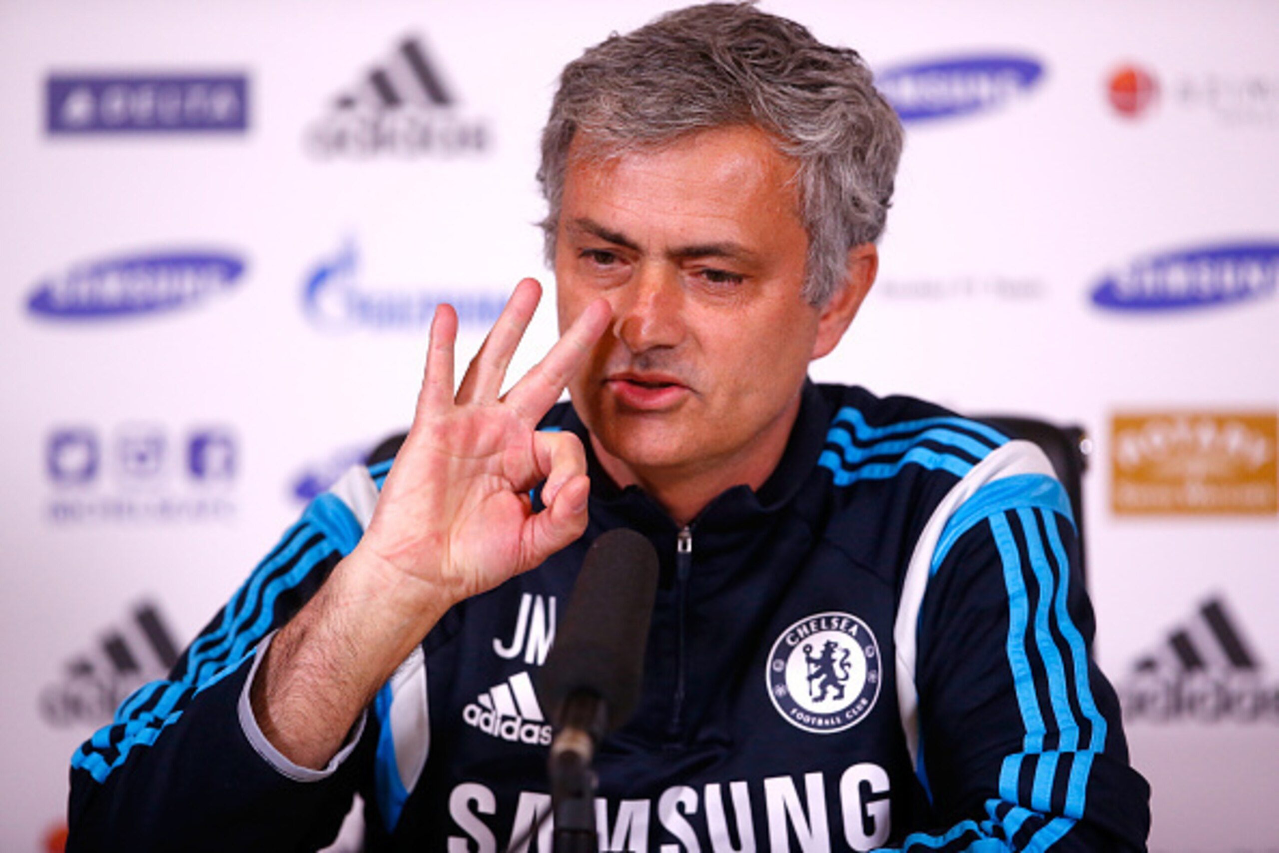 COBHAM, ENGLAND - MARCH 13: Jose Mourinho speaks during a press conference at Chelsea Training Ground on March 13, 2015 in Cobham, England. (Photo by Clive Rose/Getty Images) COBHAM, ENGLAND - MARCH 13: Jose Mourinho speaks during a press conference at Chelsea Training Ground on March 13, 2015 in Cobham, England. (Photo by Clive Rose/Getty Images)