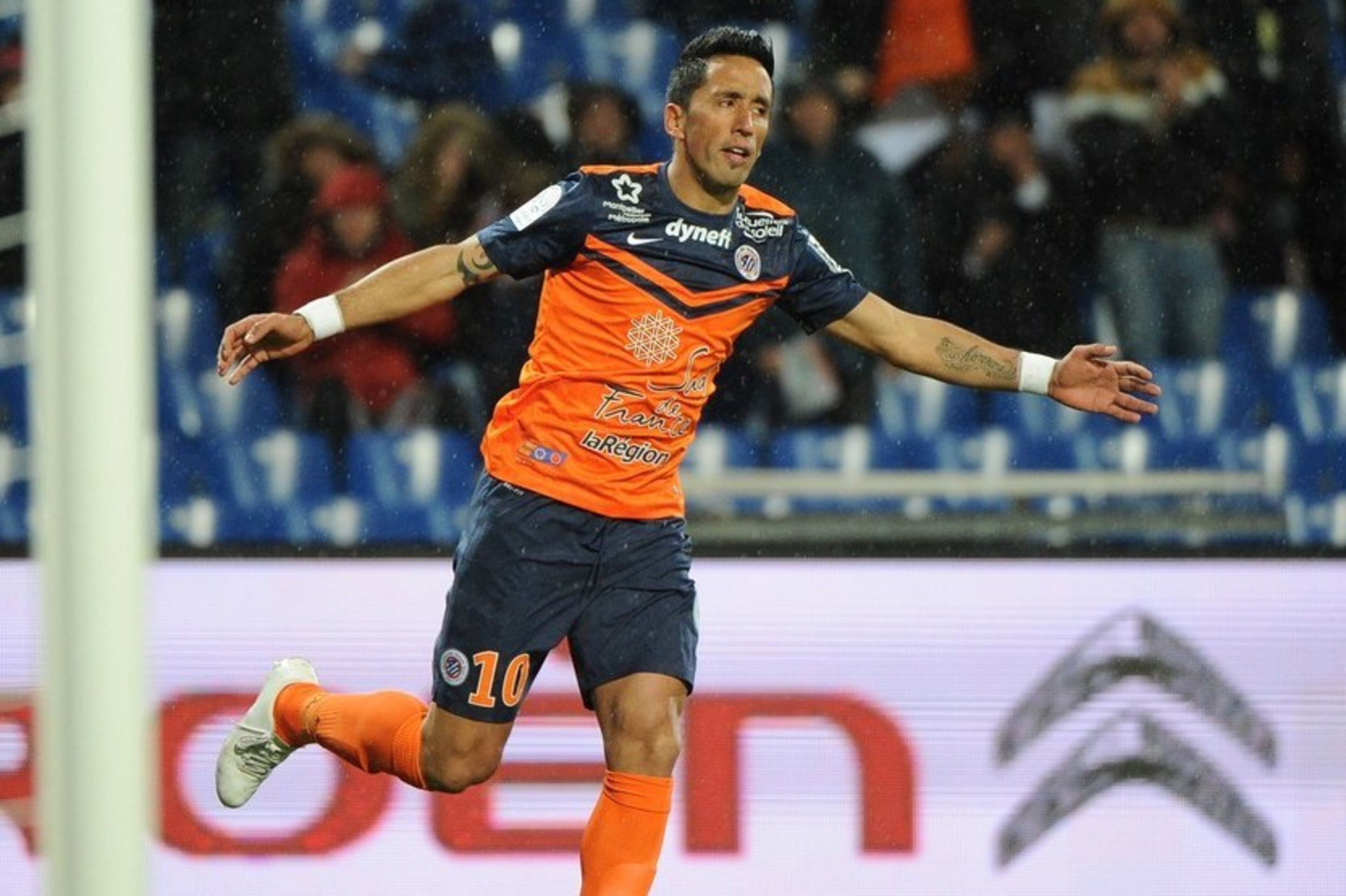 Lucas Barrios.