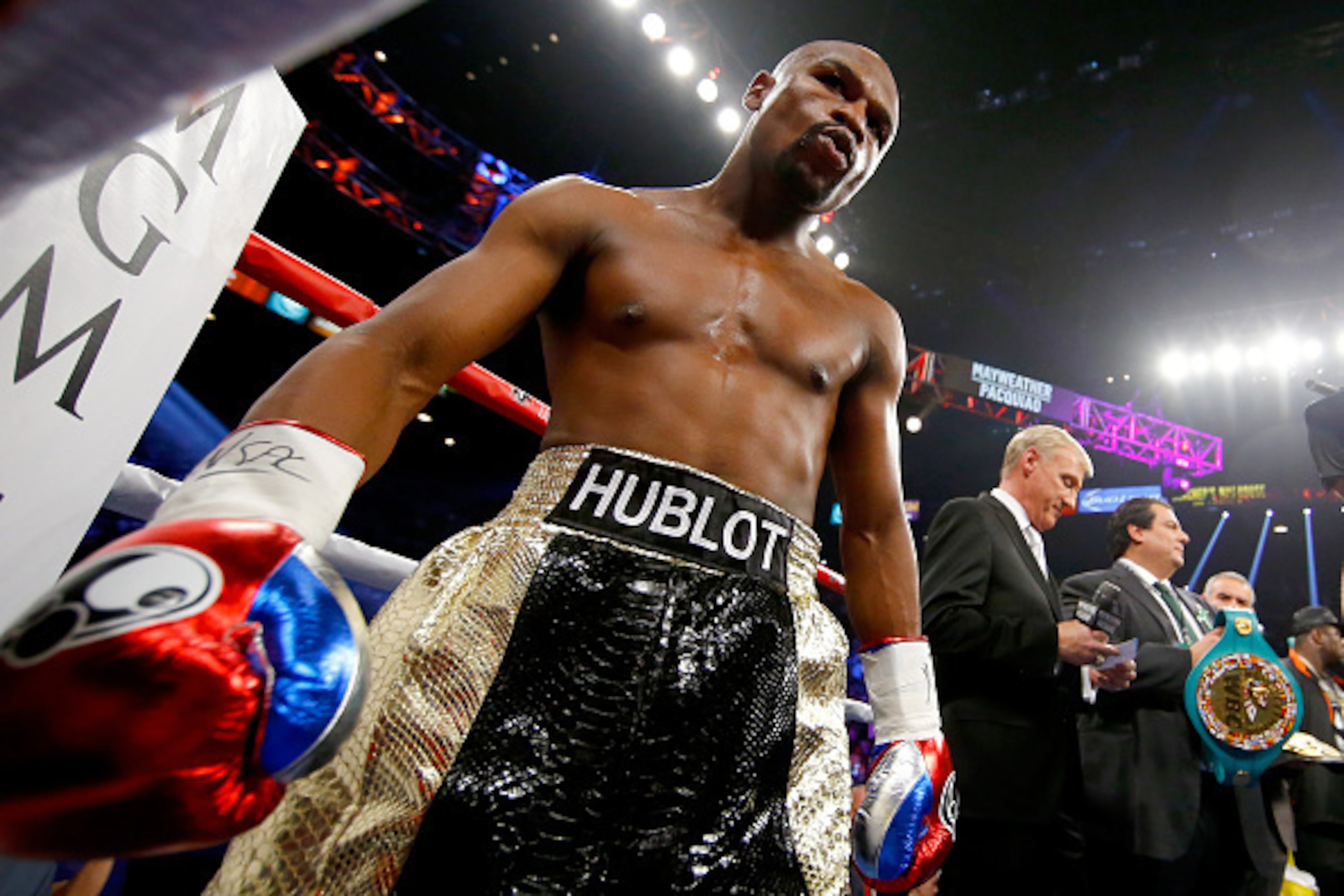 LAS VEGAS, NV - MAY 02:  Floyd Mayweather Jr. in the ring before the welterweight unification championship bout on May 2, 2015 at MGM Grand Garden Arena in Las Vegas, Nevada.  (Photo by Al Bello/Getty Images)