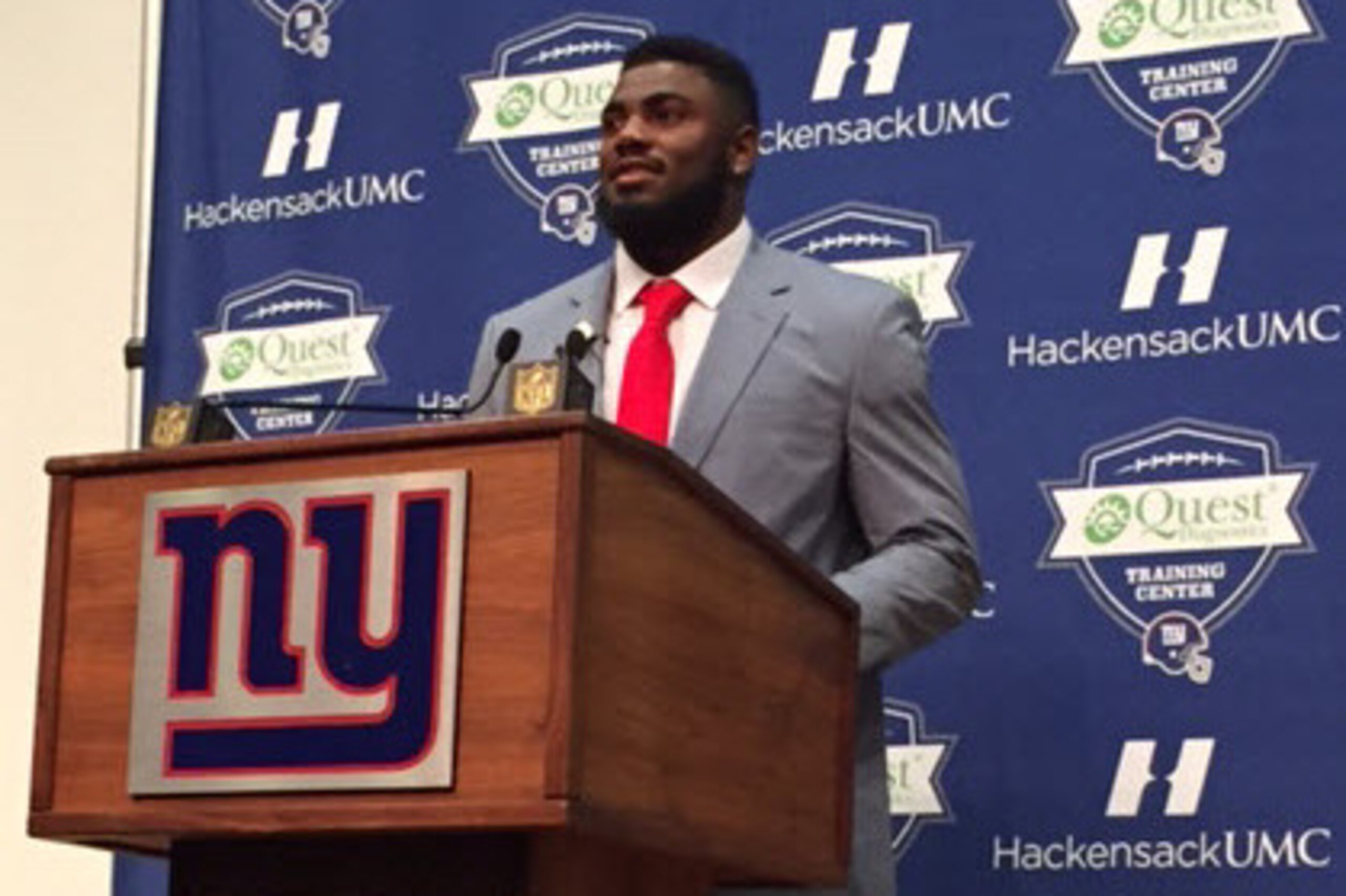 Landon Collins meets members of the Giants media.