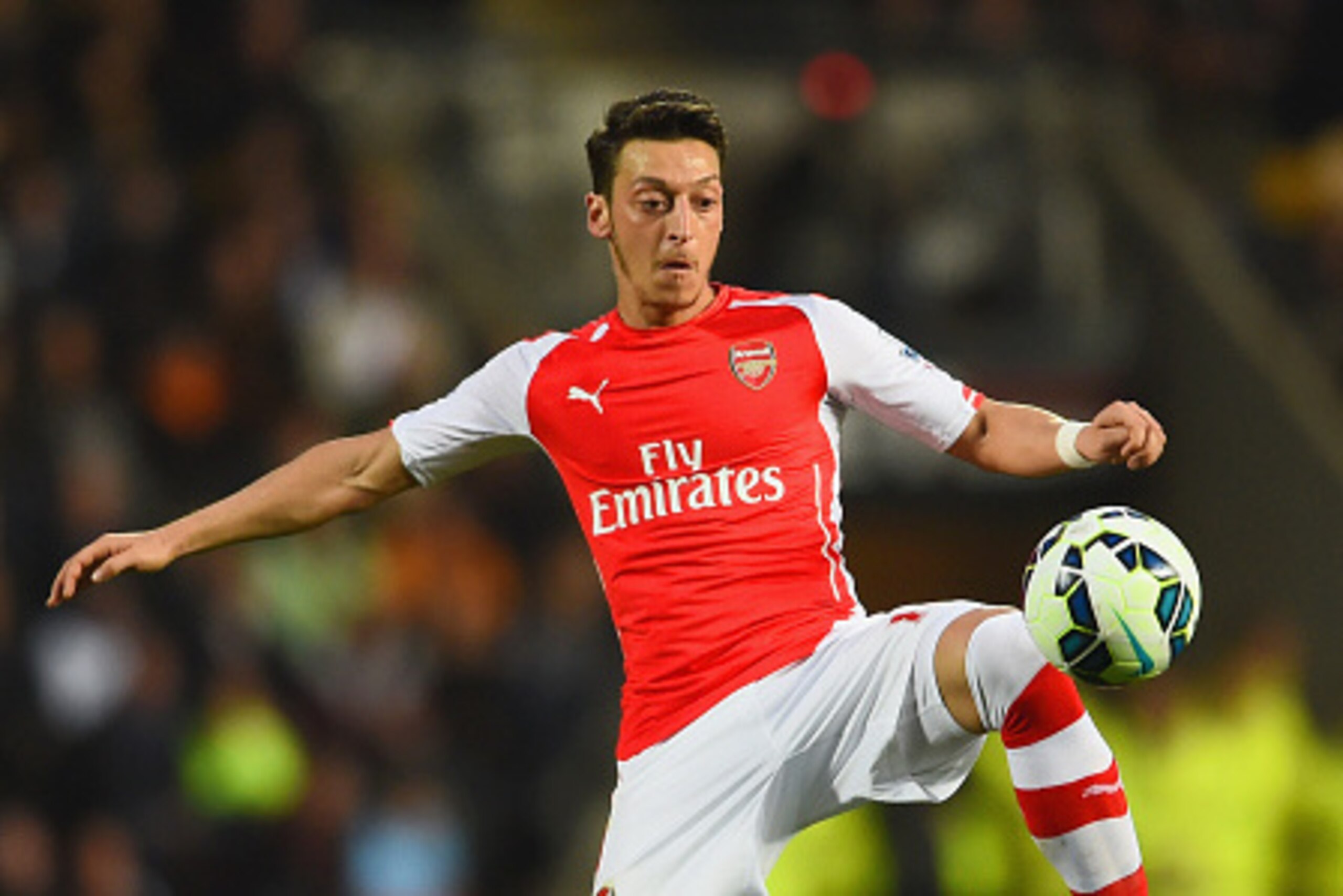 HULL, ENGLAND - MAY 04:  Mesut Oezil of Arsenal in action during the Barclays Premier League match between Hull City and Arsenal at KC Stadium on May 4, 2015 in Hull, England.  (Photo by Laurence Griffiths/Getty Images)