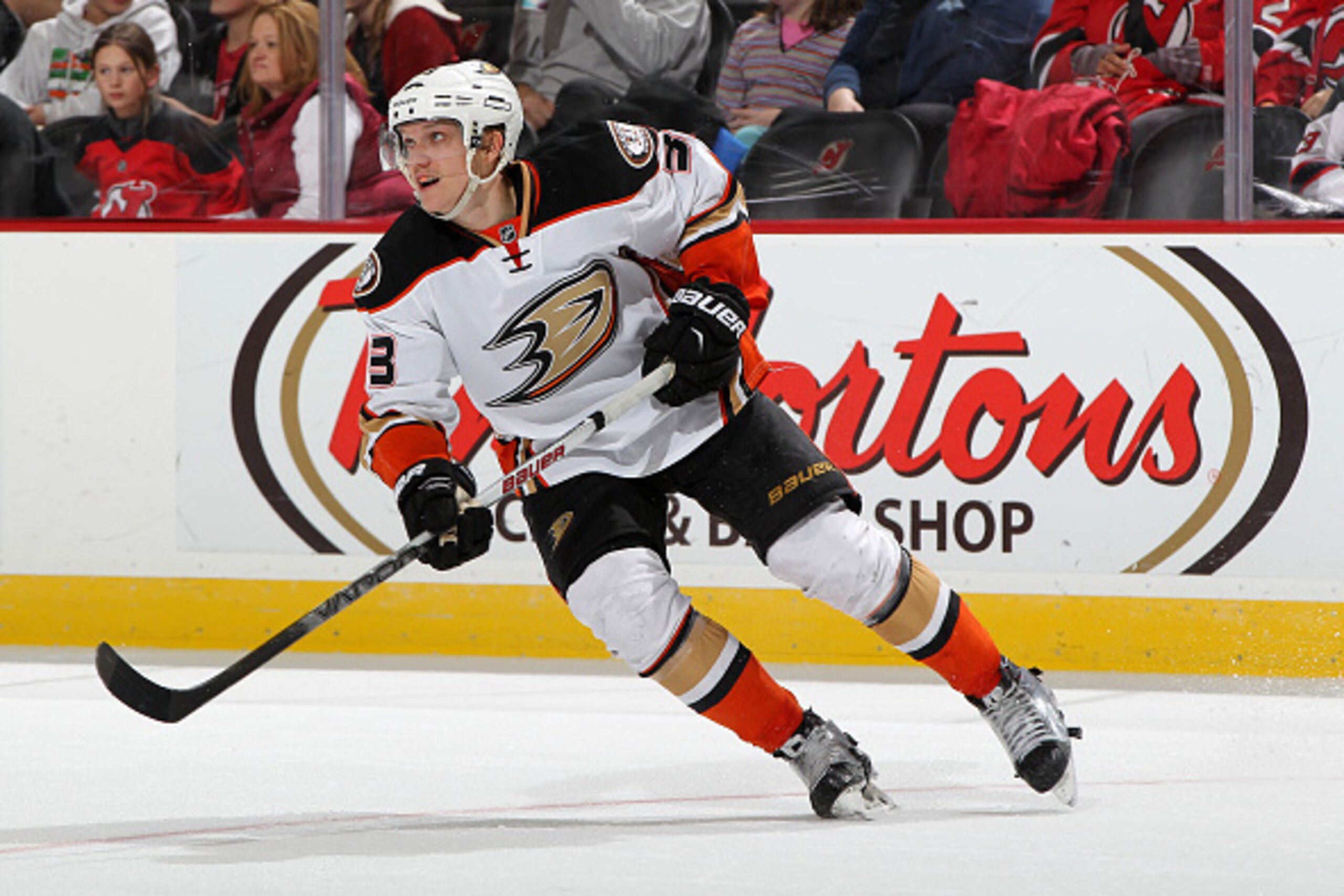 NEWARK, NJ - MARCH 29:  Jakob Silfverberg #33 of the Anaheim Ducks skates during the third period against the New Jersey Devils at the Prudential Center on March 29, 2015 in Newark, New Jersey. (Photo by Christopher Pasatieri/Getty Images)