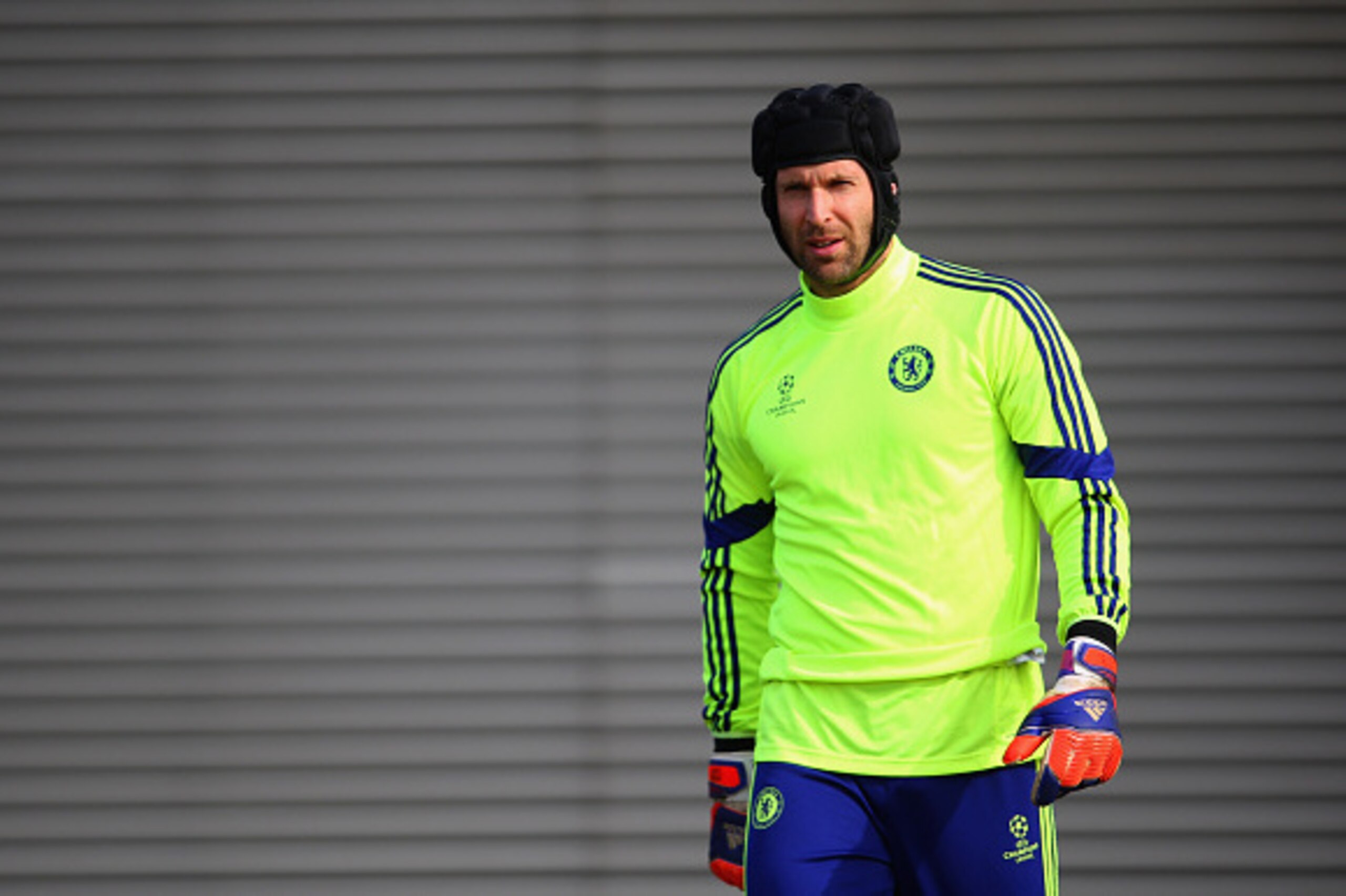 COBHAM, ENGLAND - MARCH 10: Petr Cech looks on during a Chelsea training session ahead of the UEFA Champions League Round of 16 second leg match against Paris Saint-Germain at Chelsea Training Ground on March 10, 2015 in Cobham, England. (Photo by Paul COBHAM, ENGLAND - MARCH 10: Petr Cech looks on during a Chelsea training session ahead of the UEFA Champions League Round of 16 second leg match against Paris Saint-Germain at Chelsea Training Ground on March 10, 2015 in Cobham, England. (Photo by Paul