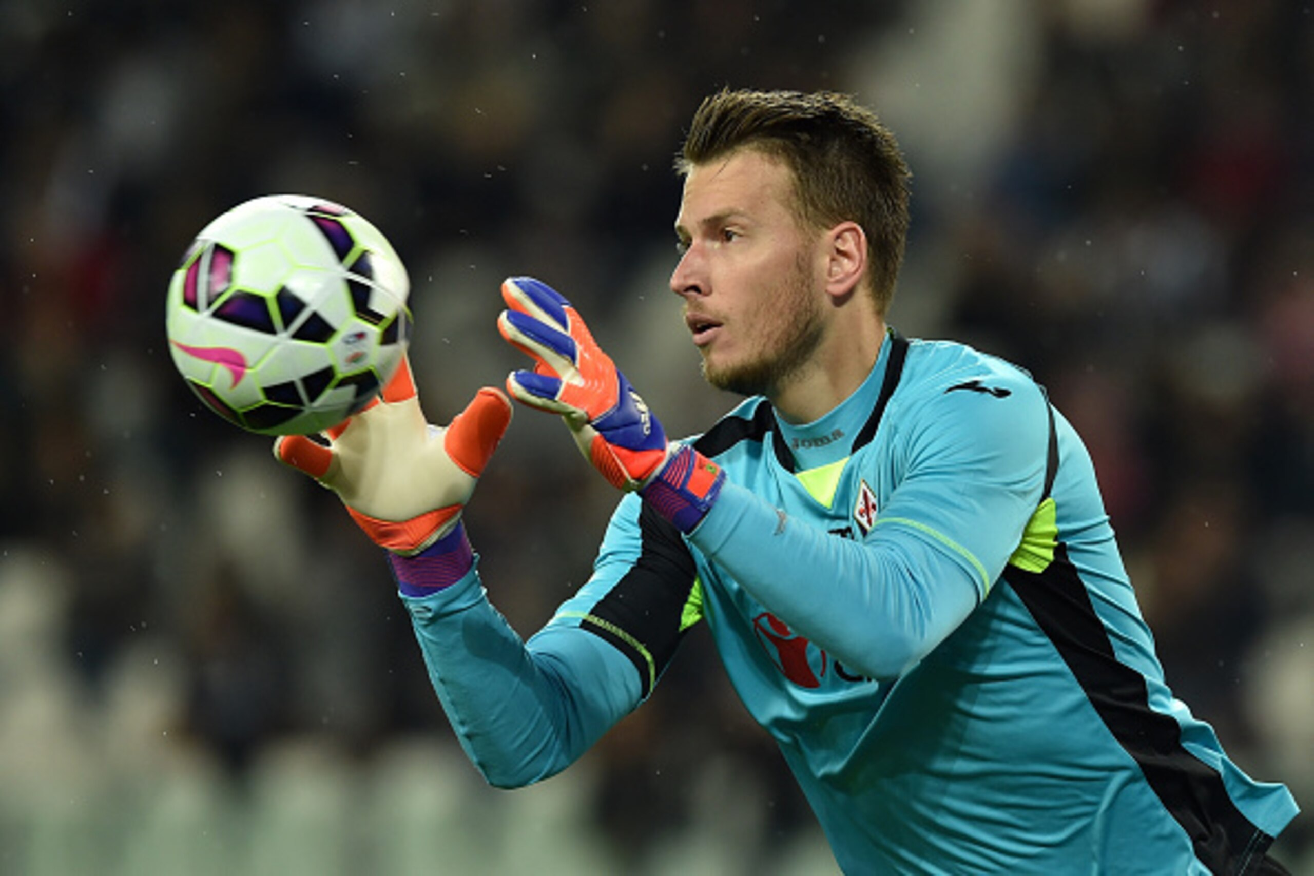 TURIN, ITALY - APRIL 29:  Norberto Murara Neto of ACF Fiorentina in action during the Serie A match between Juventus FC and ACF Fiorentina at Juventus Arena on April 29, 2015 in Turin, Italy.  (Photo by Valerio Pennicino/Getty Images)