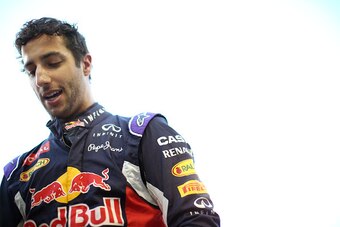 BAHRAIN, BAHRAIN - APRIL 19:  Daniel Ricciardo of Australia and Infiniti Red Bull Racing prepares to drive during the Bahrain Formula One Grand Prix at Bahrain International Circuit on April 19, 2015 in Bahrain, Bahrain.  (Photo by Mark Thompson/Getty Ima