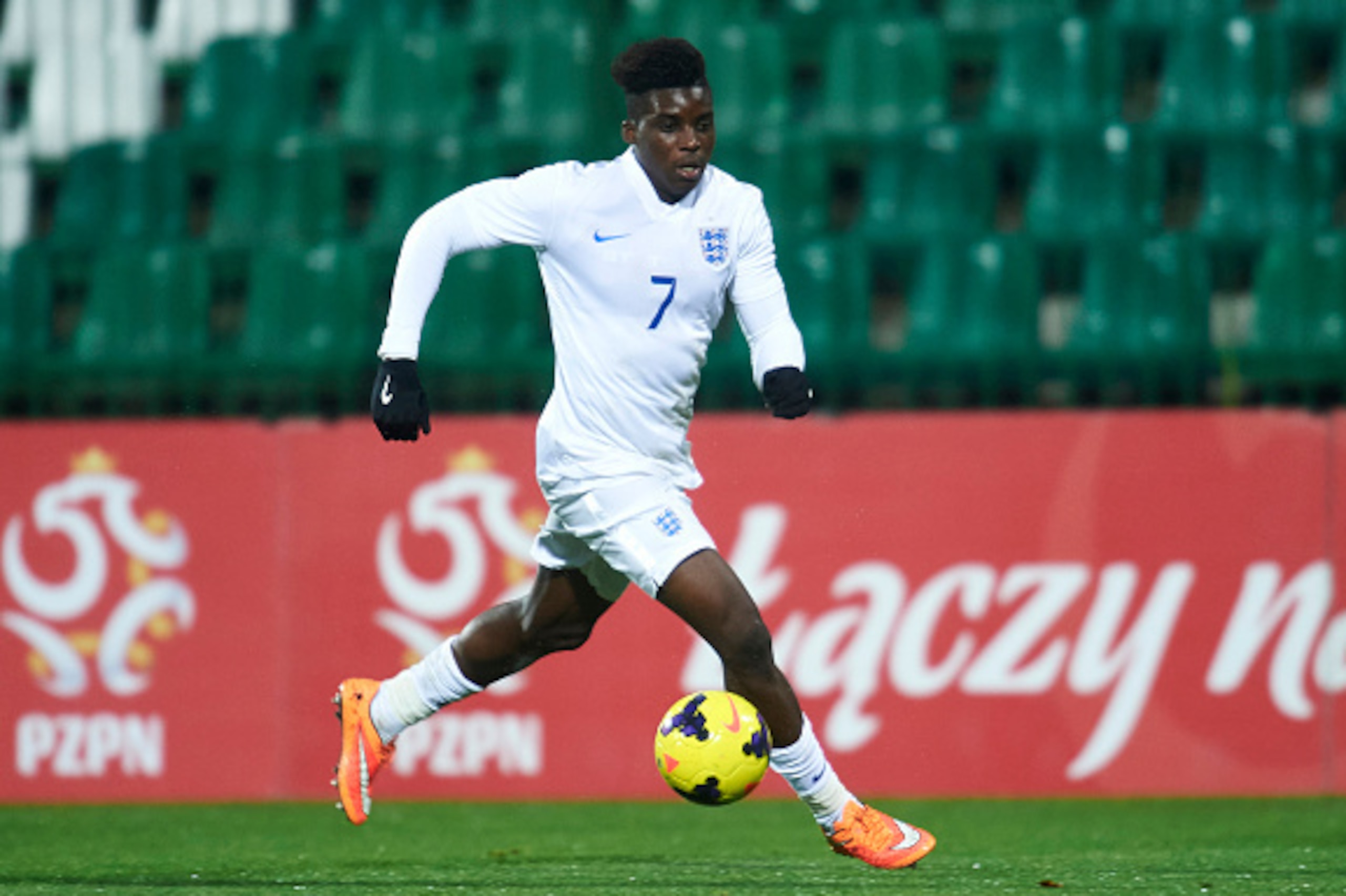 GDANSK, POLAND - NOVEMBER 17: Sheyi Ojo of England controls the ball during the Under-18 International Friendly match between Poland and England at the MOSiR Stadium on November 17, 2014 in Gdansk, Poland. (Photo by Adam Nurkiewicz/Getty Images)