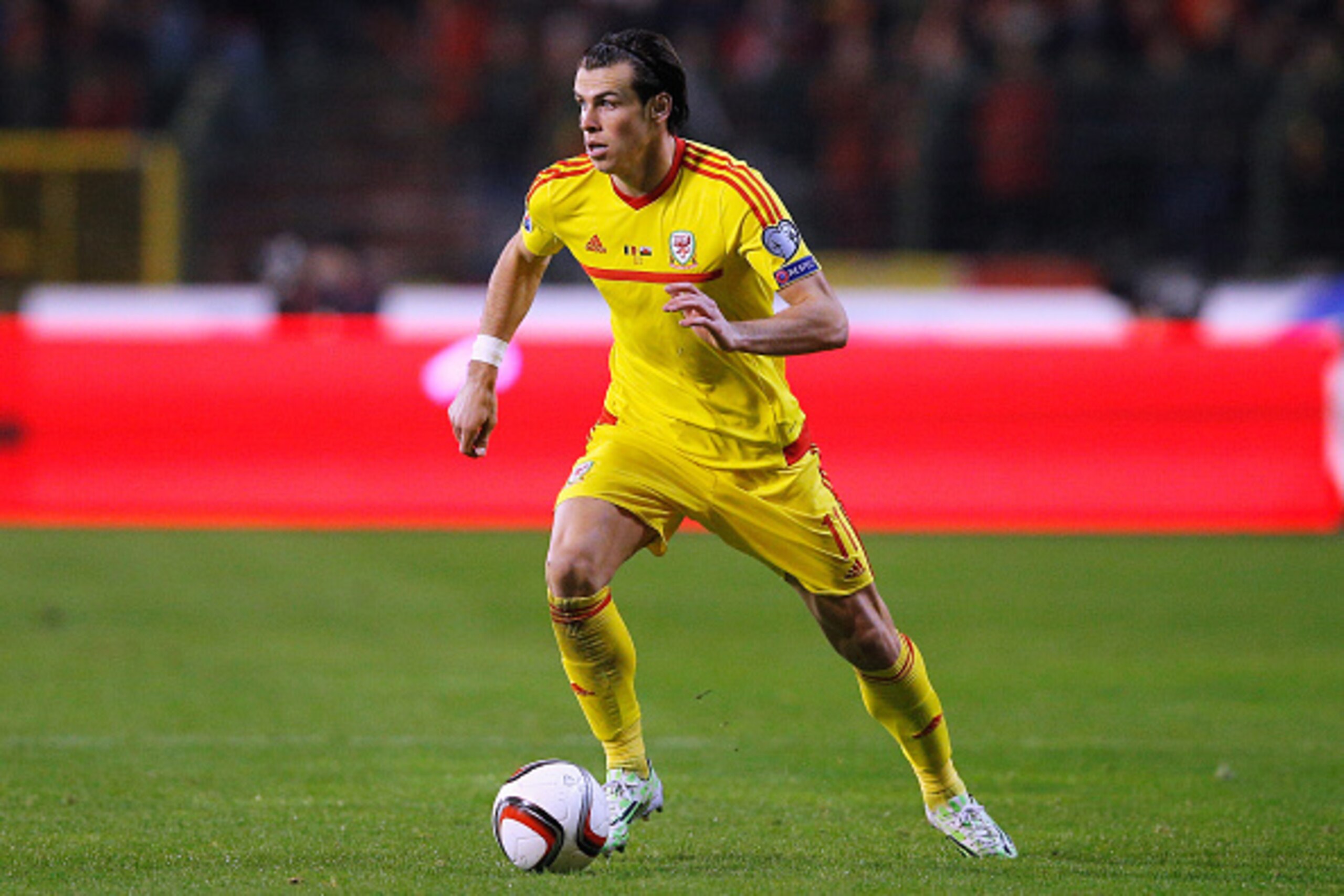 BRUSSELS, BELGIUM - NOVEMBER 16: Gareth Bale of Wales in action during the Group B UEFA European Championship 2016 Qualifier match bewteen Belgium and Wales at King Baudouin Stadium on November 16, 2014 in Brussels, Belgium. (Photo by Dean Mouhtaropoulo BRUSSELS, BELGIUM - NOVEMBER 16: Gareth Bale of Wales in action during the Group B UEFA European Championship 2016 Qualifier match bewteen Belgium and Wales at King Baudouin Stadium on November 16, 2014 in Brussels, Belgium. (Photo by Dean Mouhtaropoulo