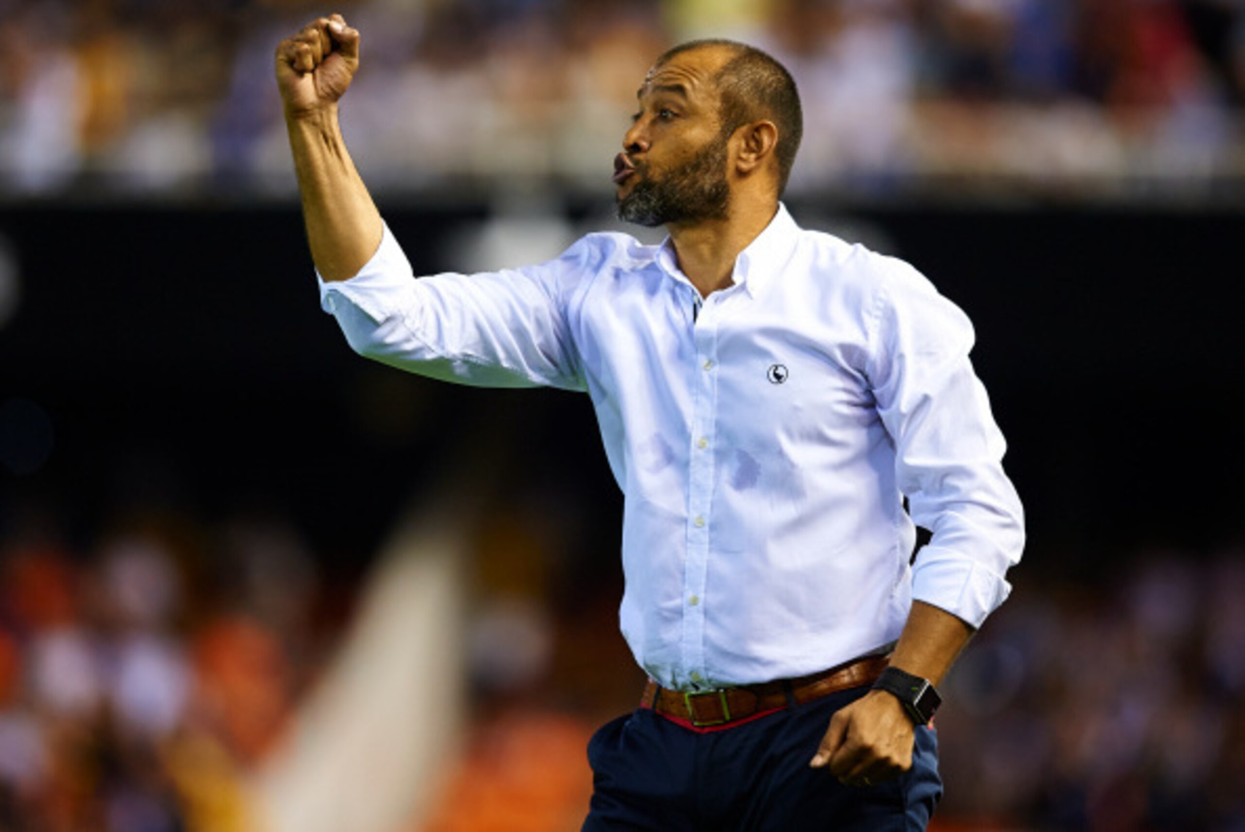 VALENCIA, SPAIN - AUGUST 29:  Valencia manager Nuno Espirito Santo celebrates the second goal during the La Liga match between Valencia CF and Malaga CF at Estadi de Mestalla on August 29, 2014 in Valencia, Spain.  (Photo by Manuel Queimadelos Alonso/Gett