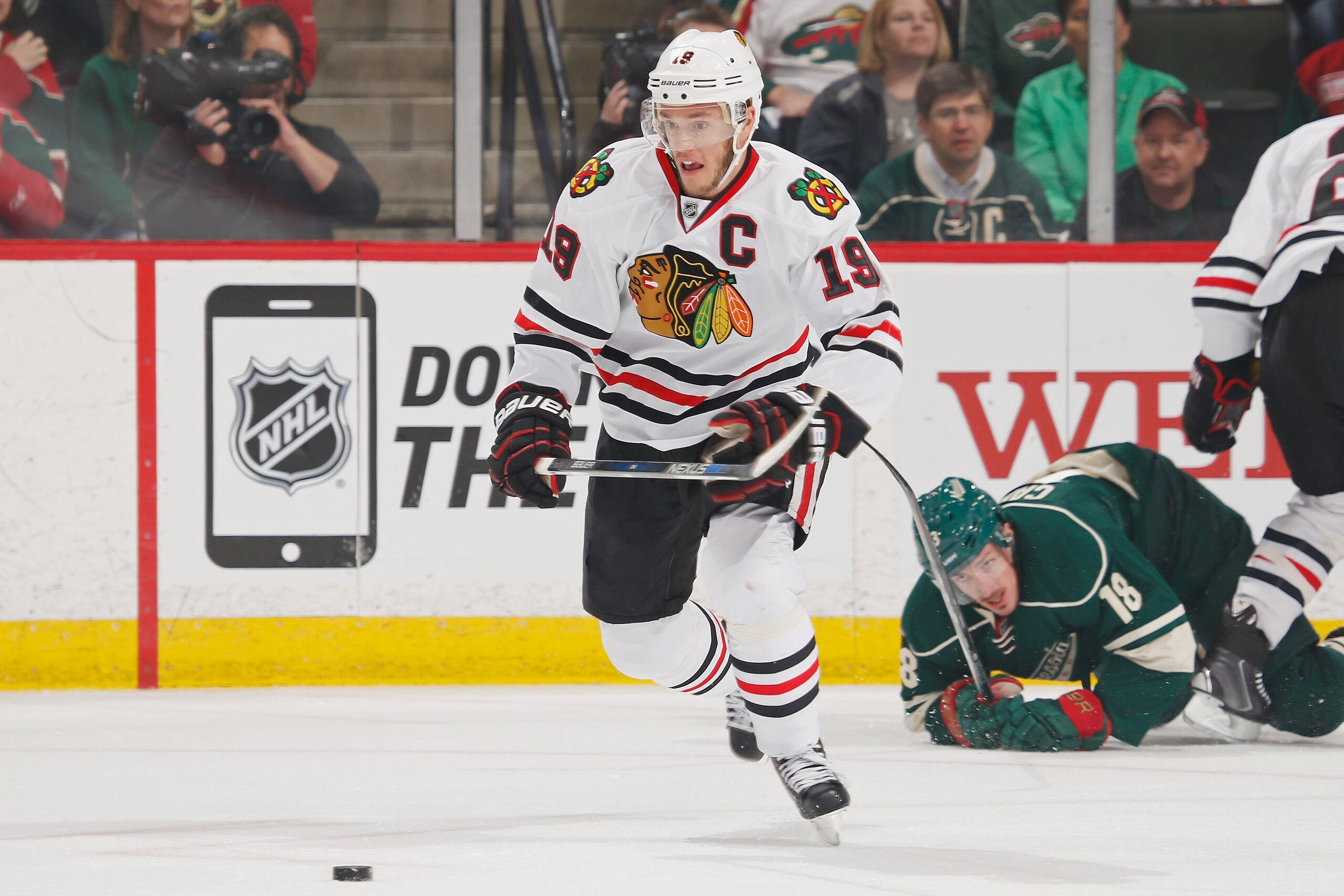 ST. PAUL, MN - MAY 5: Jonathan Toews #19 of the Chicago Blackhawks skates to the puck against the Minnesota Wild in Game Three of the Western Conference Semifinals during the 2015 NHL Stanley Cup Playoffs on May 5, 2015 at the Xcel Energy Center in St. Pa ST. PAUL, MN - MAY 5: Jonathan Toews #19 of the Chicago Blackhawks skates to the puck against the Minnesota Wild in Game Three of the Western Conference Semifinals during the 2015 NHL Stanley Cup Playoffs on May 5, 2015 at the Xcel Energy Center in St. Pa