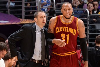 LOS ANGELES, CA - JANUARY 15: David Blatt and Shawn Marion #31 of the Cleveland Cavaliers speak during a game against the Los Angeles Lakers on January 15, 2015 at Staples Center in Los Angeles, California. NOTE TO USER: User expressly acknowledges and ag