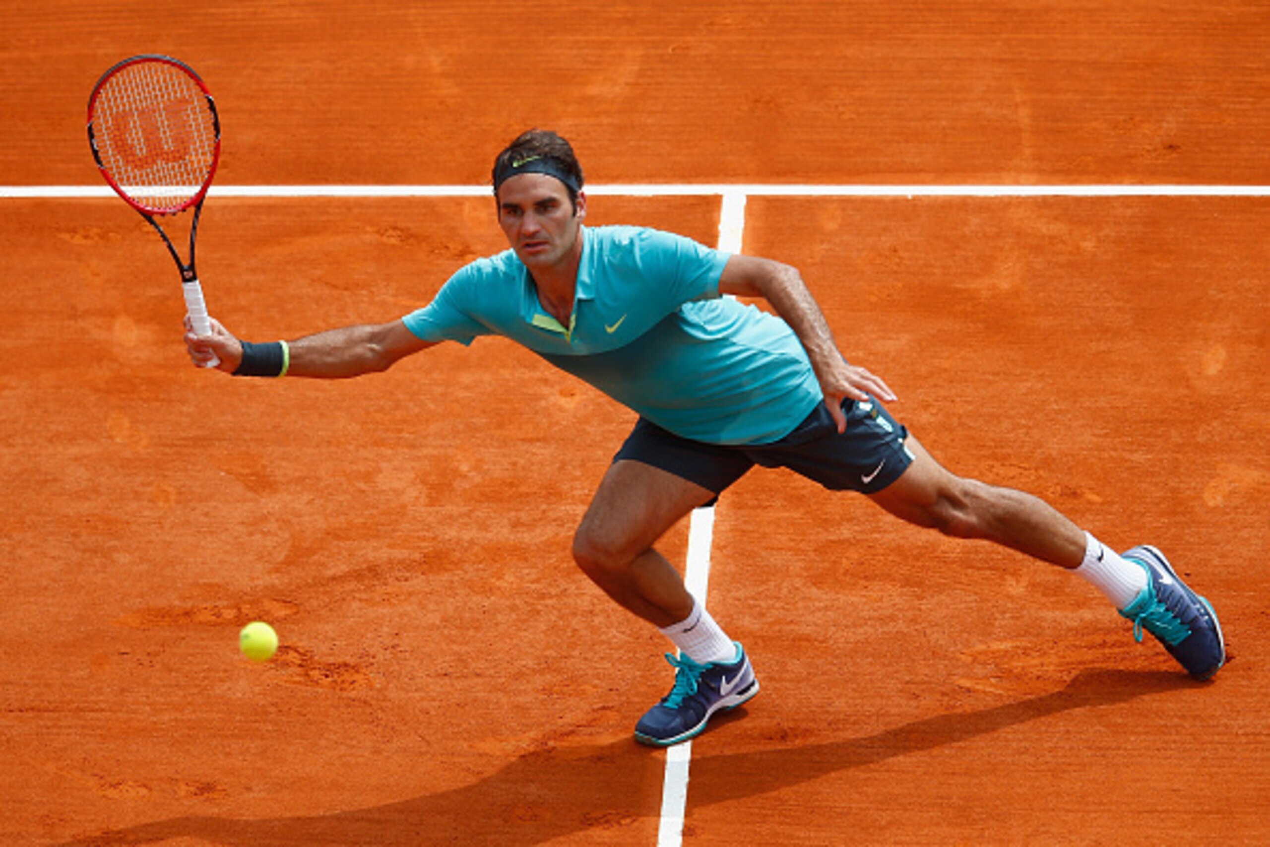MONTE-CARLO, MONACO - APRIL 16:  Roger Federer of Switzerland in action against Gael Monfils of France during day five of the Monte Carlo Rolex Masters tennis at the Monte-Carlo Sporting Club on April 16, 2015 in Monte-Carlo, Monaco.  (Photo by Julian Fin