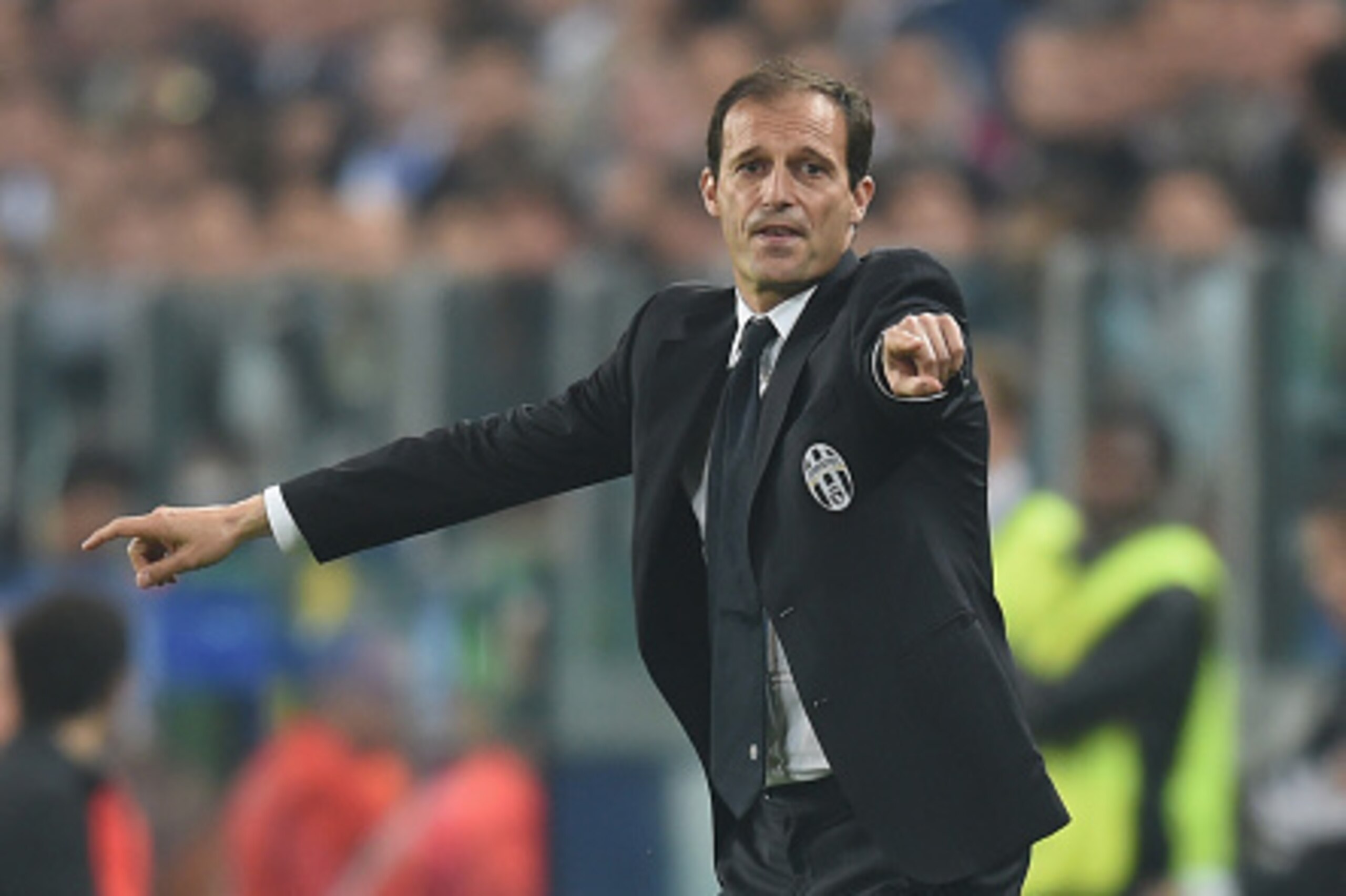 TURIN, ITALY - MAY 05:  Juventus manager Massimiliano Allegri looks on during the UEFA Champions League semi final match between Juventus and Real Madrid at Juventus Arena on May 5, 2015 in Turin, Italy.  (Photo by Michael Regan/Getty Images)
