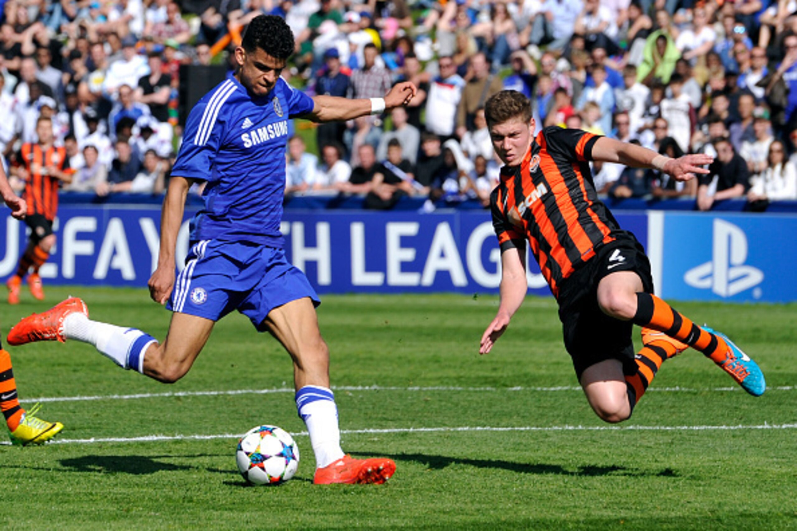 NYON, SWITZERLAND - APRIL 13:  Dominic Solanke of Chelsea FC and Mykhailo Kostenko of FC Shakhtar Donetsk in action during the UEFA Youth League final match between FC Shakhtar Donetsk and Chelsea FC at Colovray on April 13, 2015 in Nyon, Switzerland.  (P