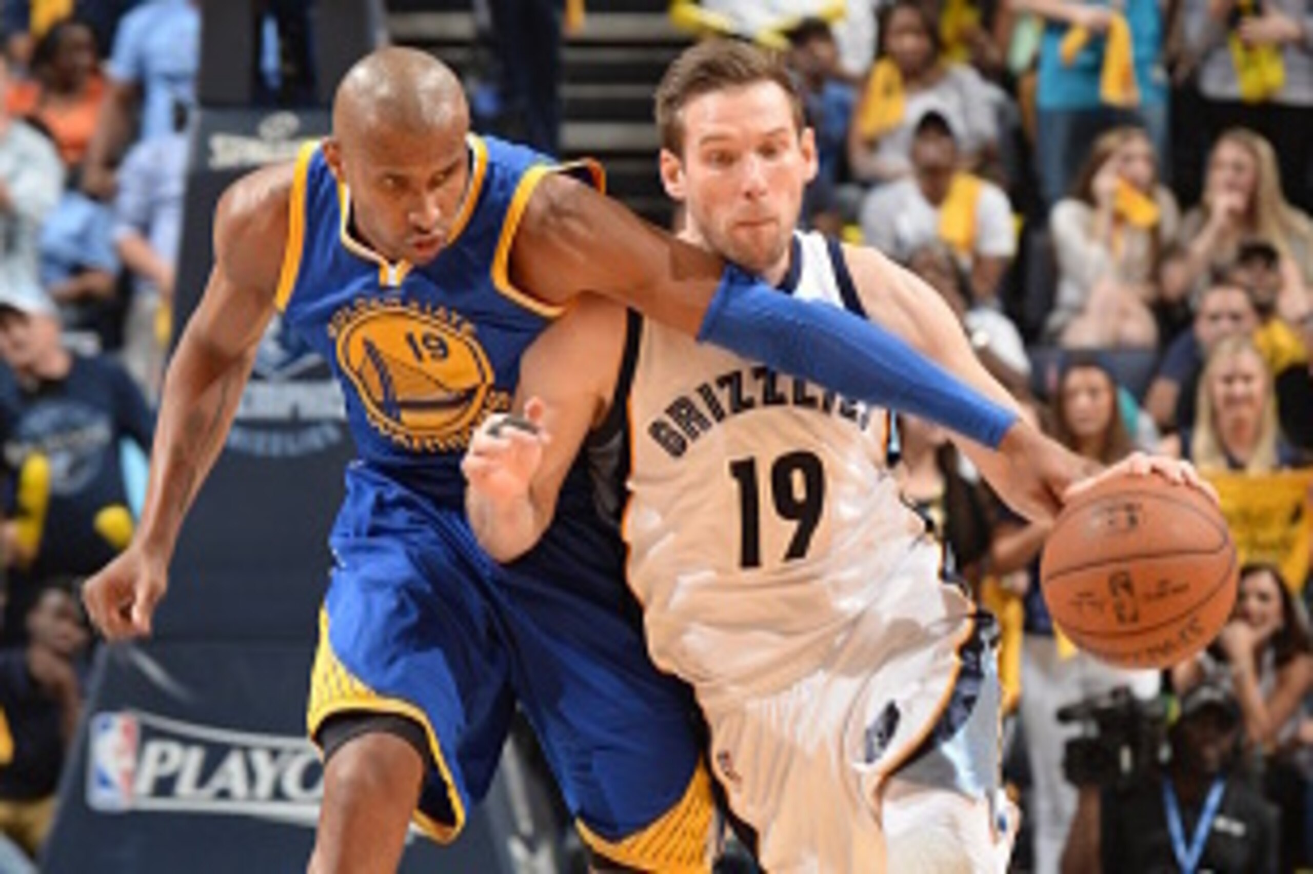 MEMPHIS, TN - MAY 9:  Beno Udrih #19 of the Memphis Grizzlies brings the ball up court against Leandro Barbosa #19 of the Golden State Warriors in Game Three of the Western Conference Semifinals during the 2015 NBA Playoffs on May 9, 2015 at the FedExForu