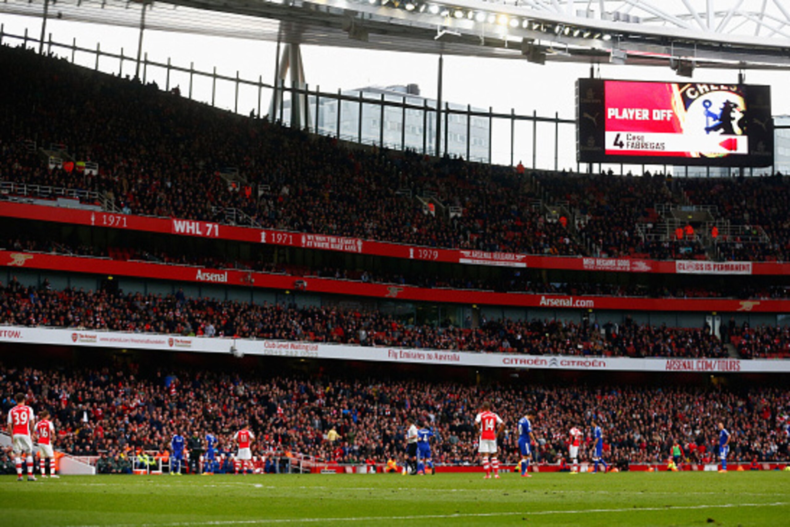 LONDON, ENGLAND - APRIL 26:  The electronic scoreboard displays ex-Arsenal player Cesc Fabregas of Chelsea being substituted after during the Barclays Premier League match between Arsenal and Chelsea at Emirates Stadium on April 26, 2015 in London, Englan