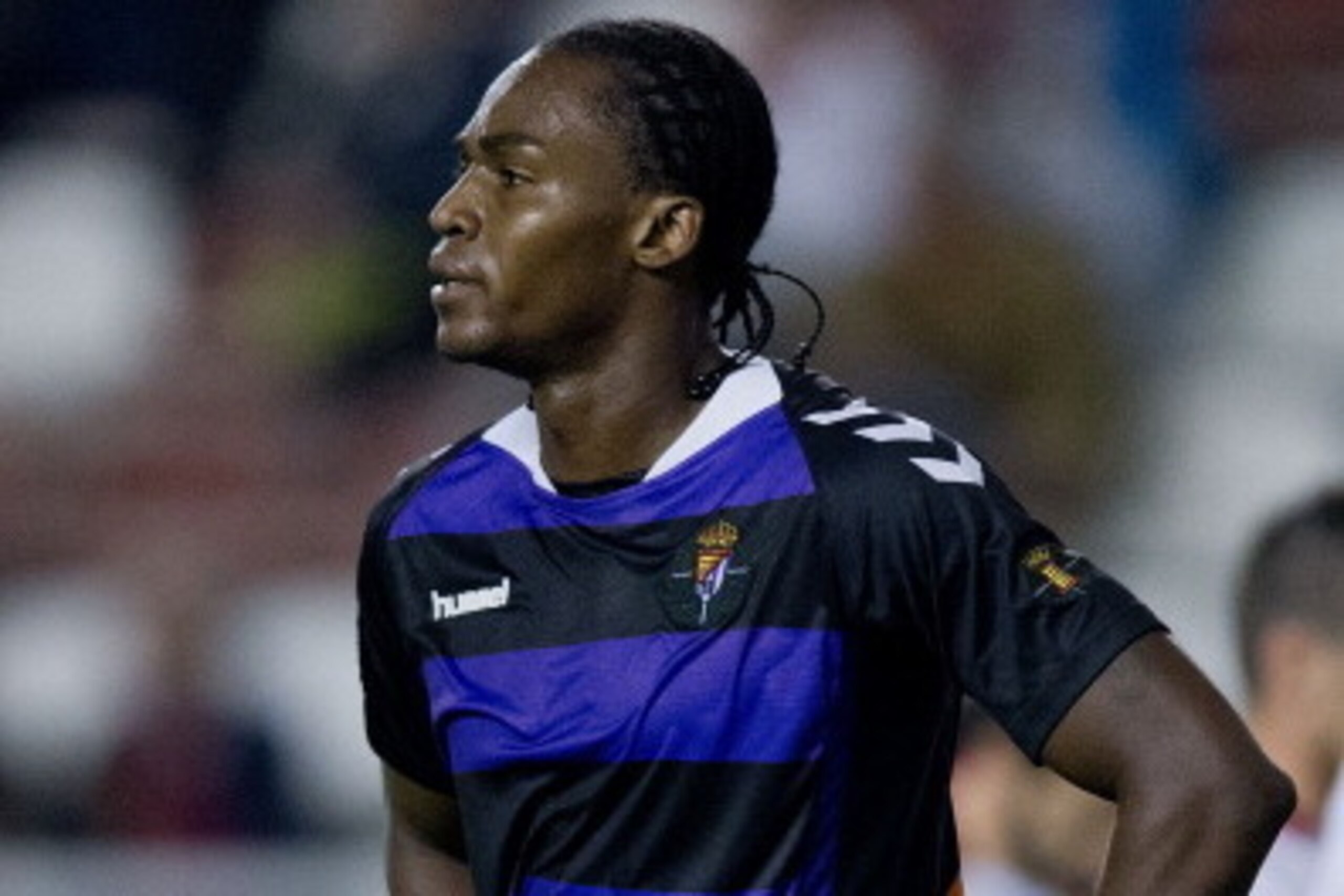 MADRID, SPAIN - OCTOBER 25: Mateus Contreiras alias Manucho of Real Valladolid CF looks on during the La Liga match between Rayo Vallecano de Madrid and Real Valladolid CF at Estadio de Vallecas on October 25, 2013 in Madrid, Spain.  (Photo by Gonzalo Arr