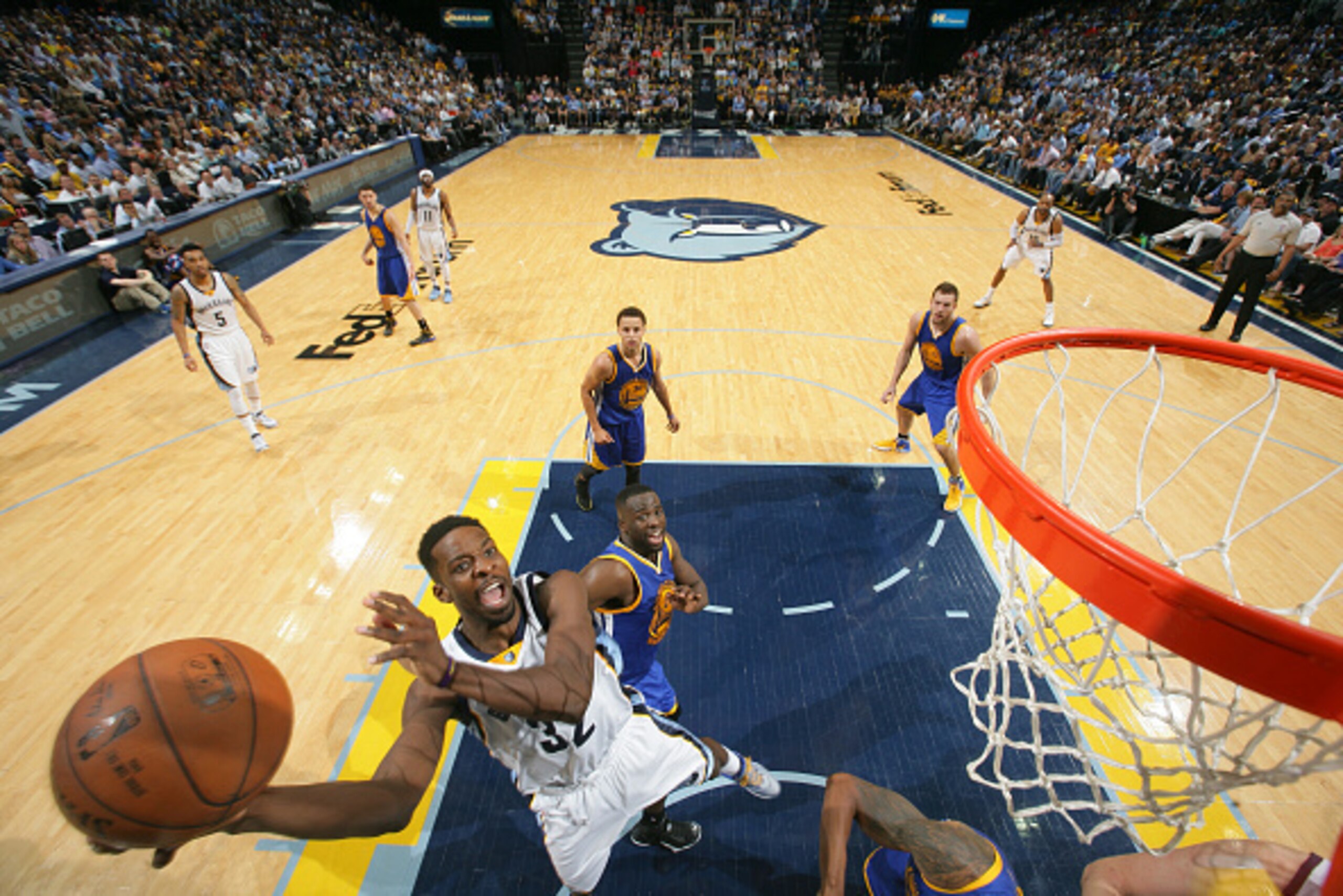 MEMPHIS, TN - MAY 11:  Jeff Green #32 of the Memphis Grizzlies shoots the ball against the Golden State Warriors in Game Four of the Western Conference Semifinals during the 2015 NBA Playoffs at FedExForum on May 11, 2015 in Memphis, Tennessee. NOTE TO US