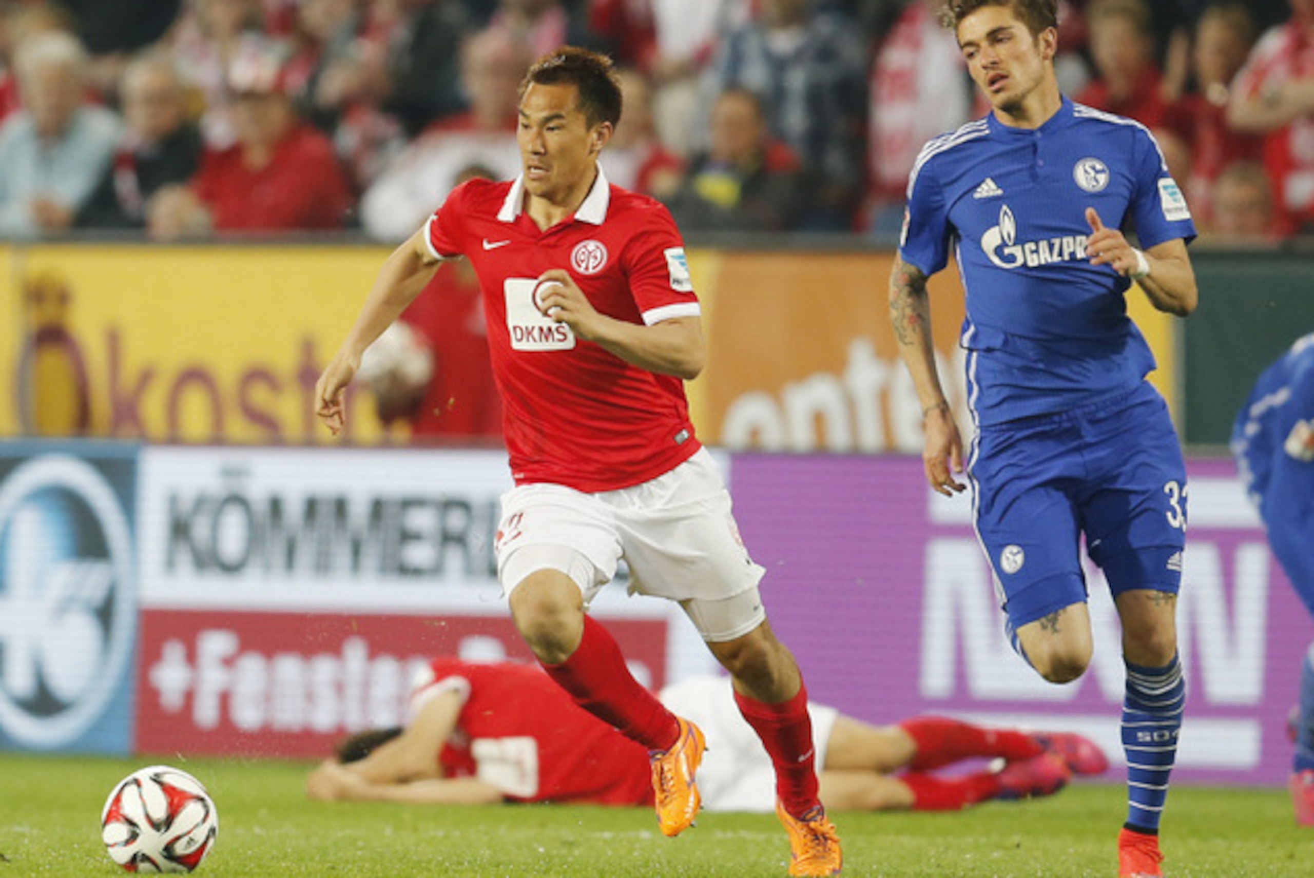 Shinji Okazaki could be joined at Mainz by Yoshinori Muto.