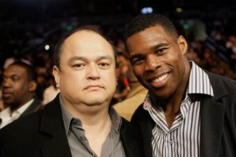 Scott Coker (lef)