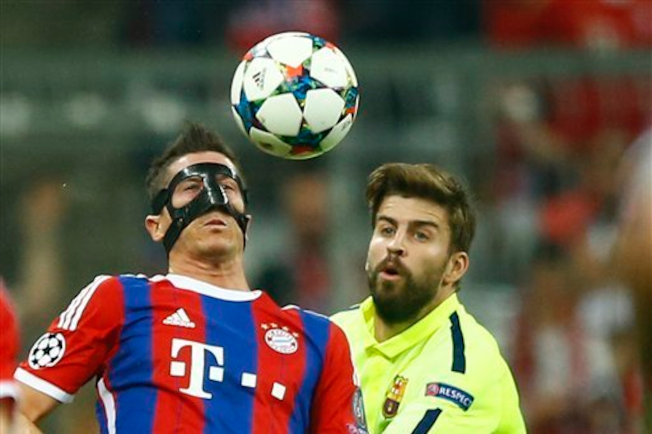 Robert Lewandowski proved a handful for Barcelona.