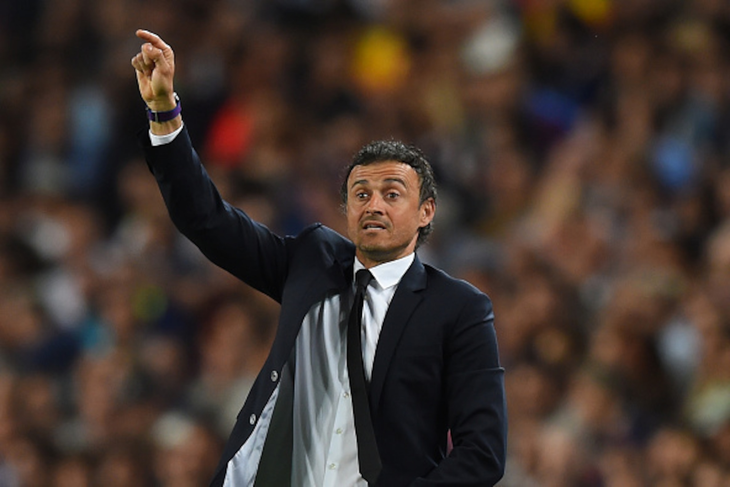 BARCELONA, SPAIN - MAY 06:  Luis Enrique the head coach of Barcelona directs his players during the UEFA Champions League Semi Final, first leg match between FC Barcelona and FC Bayern Muenchen at Camp Nou on May 6, 2015 in Barcelona, Spain.  (Photo by Sh