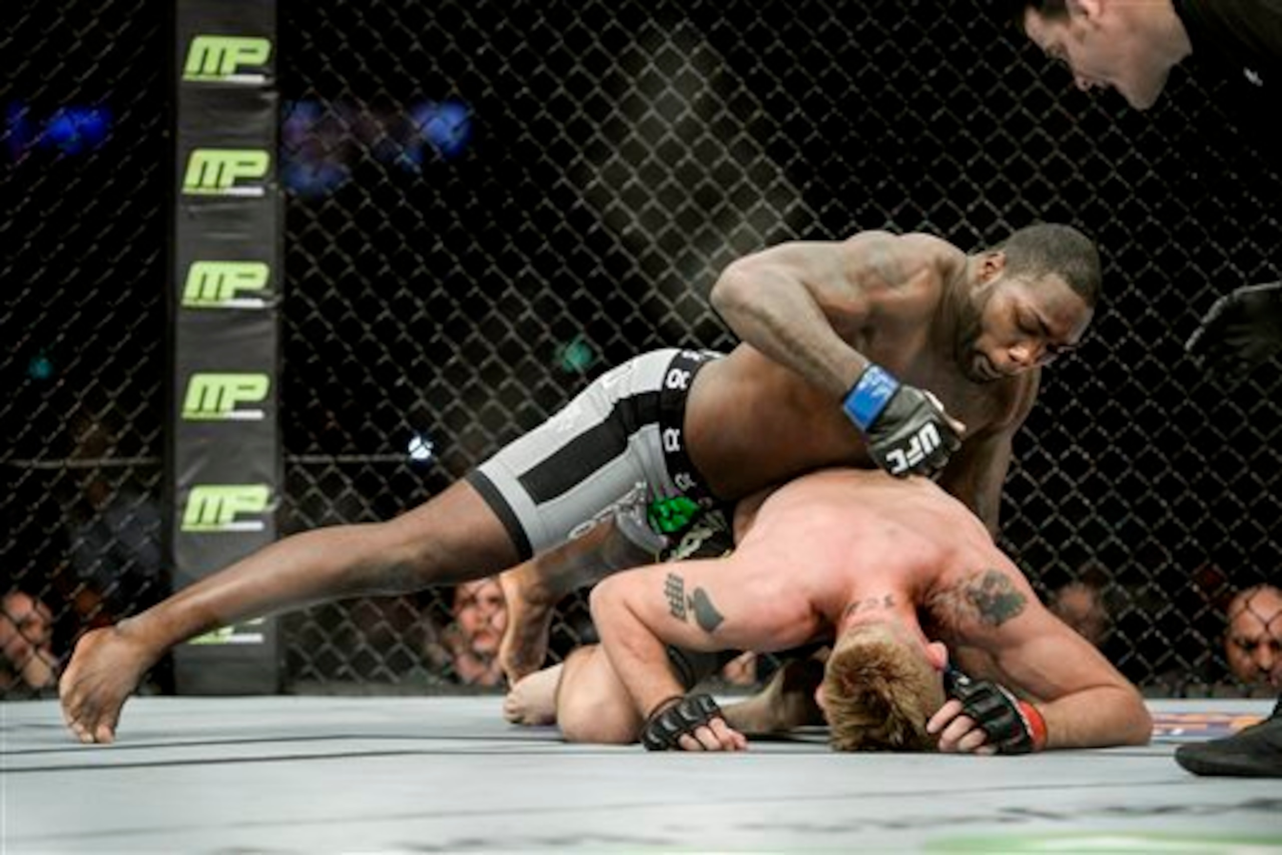 Anthony Johnson pummels Alexander Gustafsson