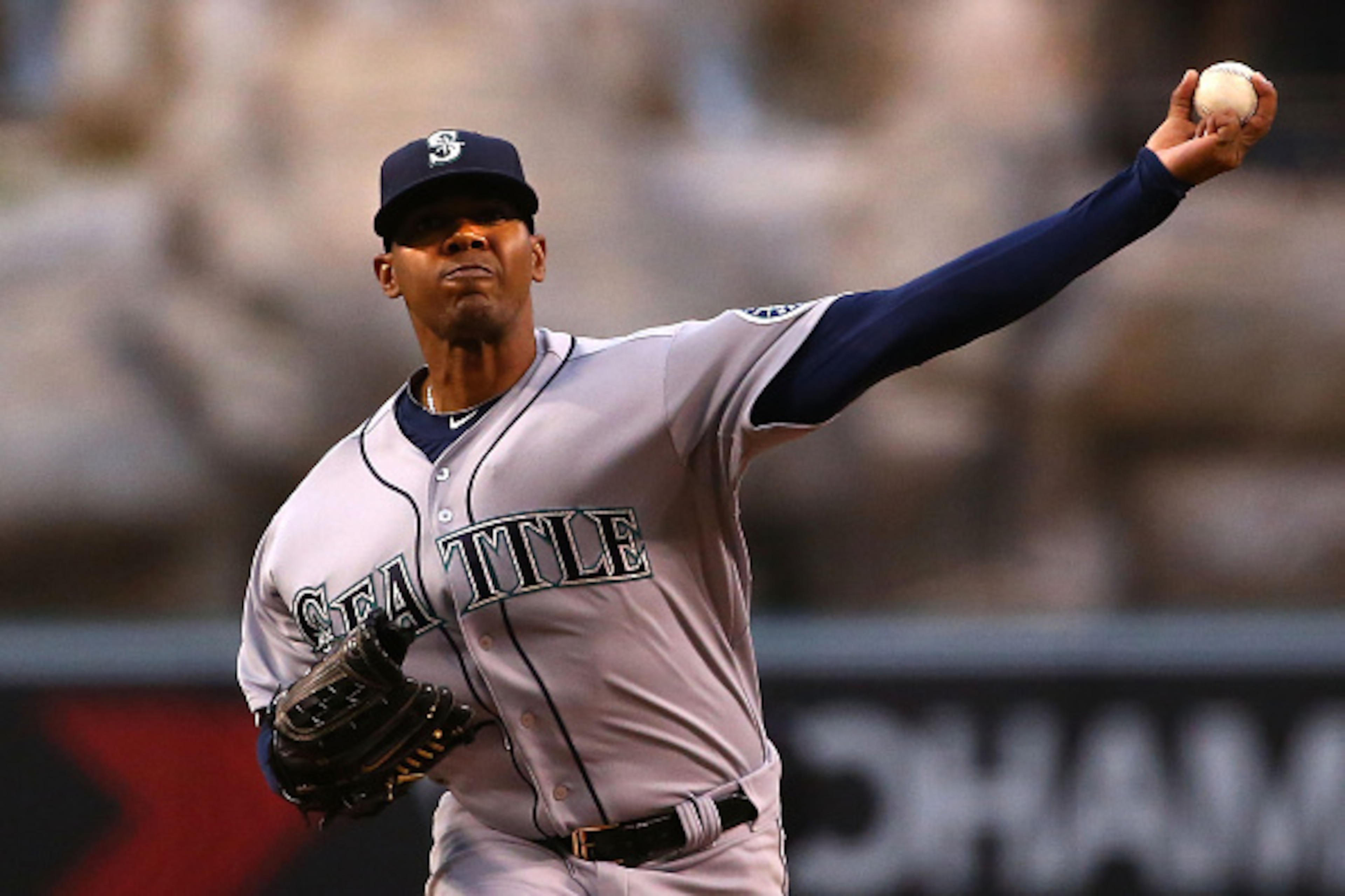 ANAHEIM, CA - MAY 06:  Roenis Elias #29 of the Seattle Mariners pitches in the first inning during the MLB game against the Los Angeles Angels of Anaheim at Angel Stadium of Anaheim on May 6, 2015 in Anaheim, California.  (Photo by Victor Decolongon/Getty