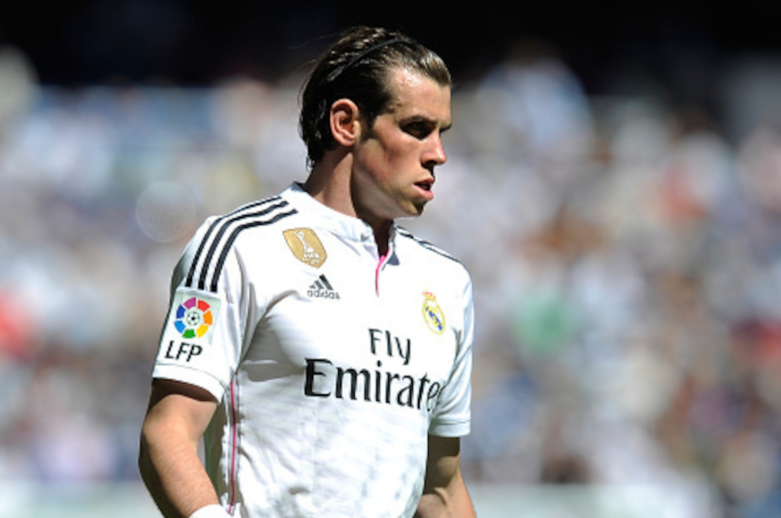 MADRID, SPAIN - APRIL 05:  Gareth Bale of Real Madrid CF looks on during the La Liga match between Real Madrid CF and Granada CF at Estadio Santiago Bernabeu on April 5, 2015 in Madrid, Spain.  (Photo by Denis Doyle/Getty Images)
