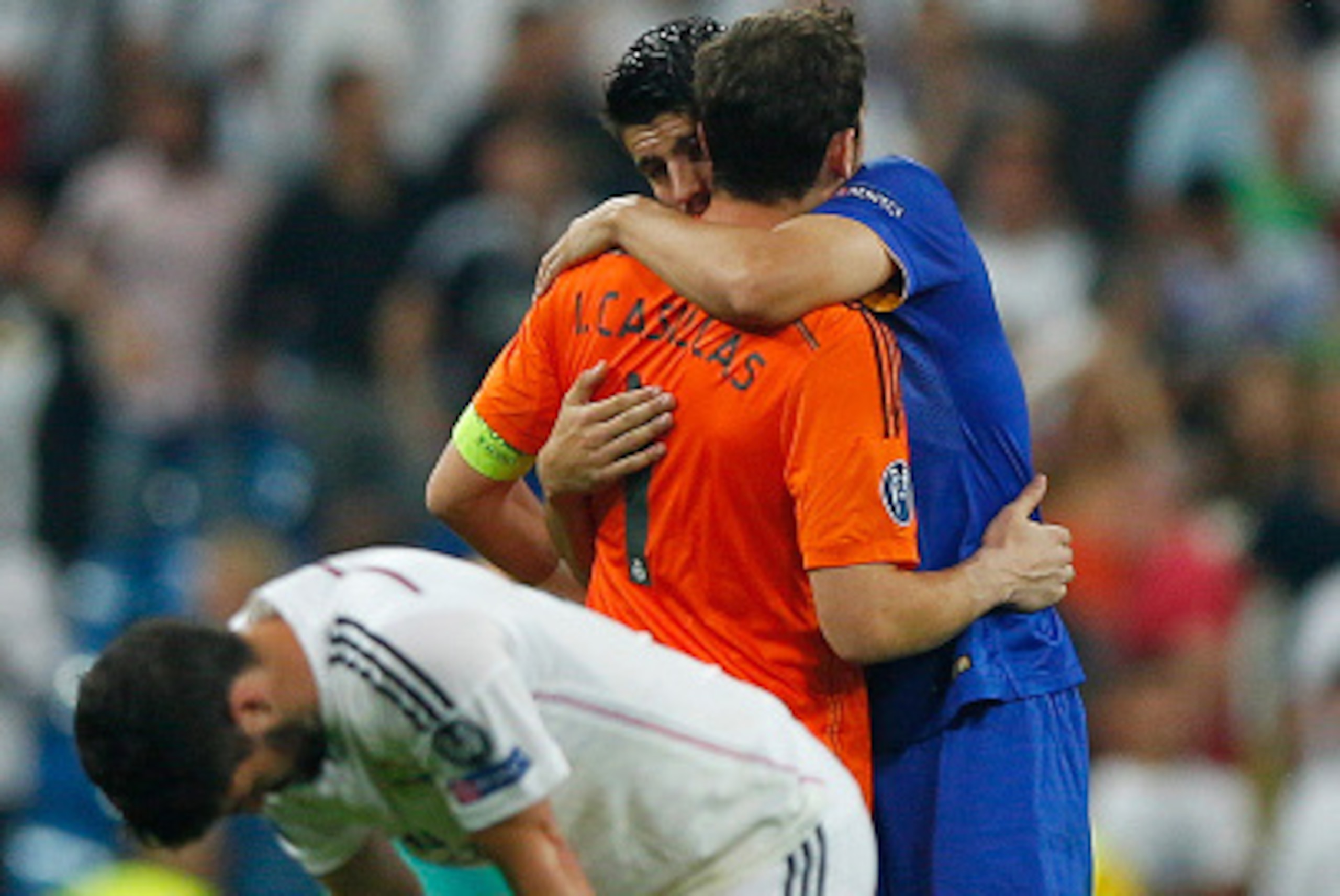 MADRID, SPAIN - MAY 13:  The dejected Iker Casillas of Real Madrid is consoled by Alvaro Morata of Juventus during the UEFA Champions League Semi Final, second leg match between Real Madrid and Juventus at Estadio Santiago Bernabeu on May 13, 2015 in Madr