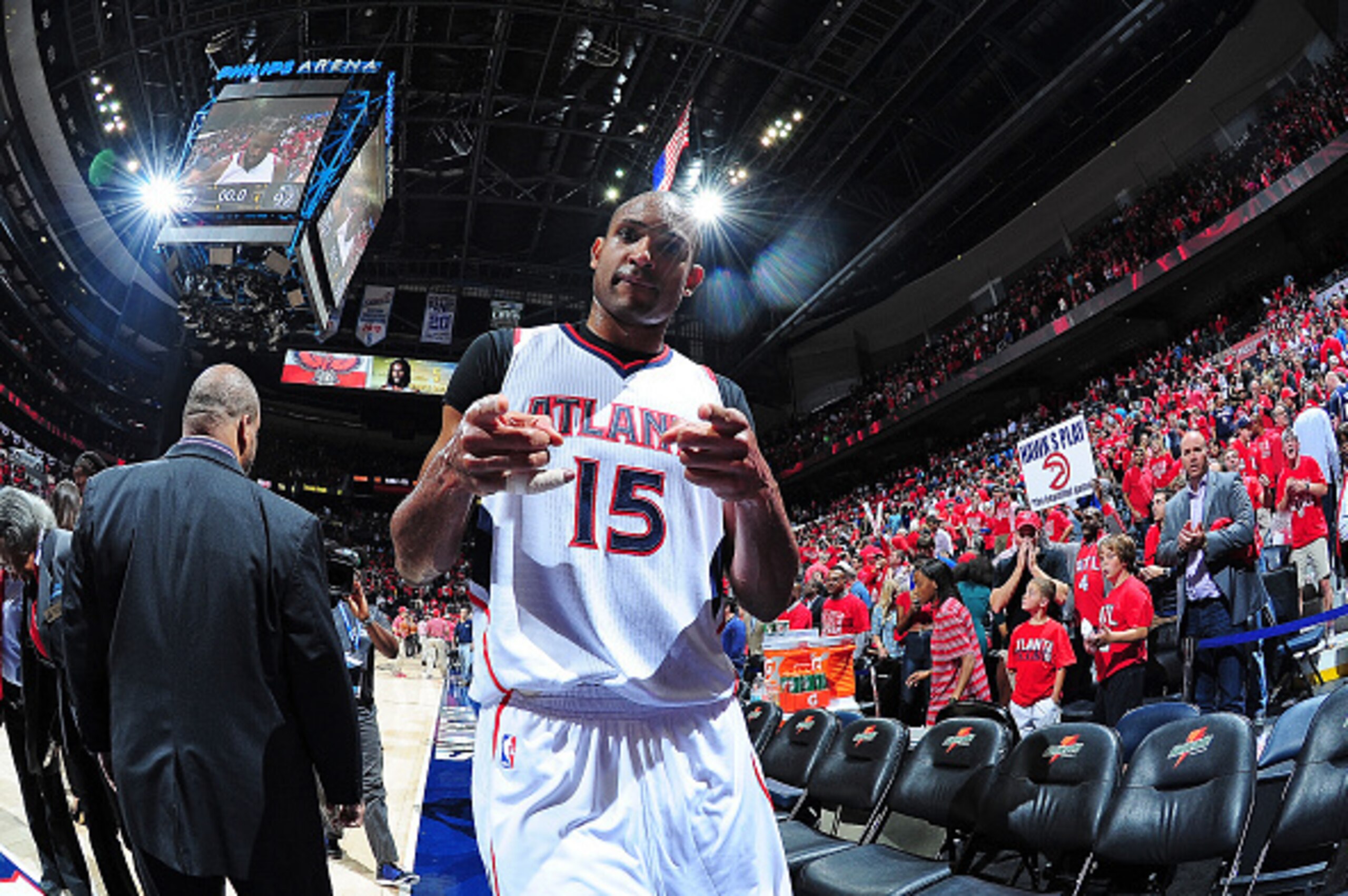 ATLANTA, GA - APRIL 29: Al Horford #15 of the Atlanta Hawks celebrates a victory against the Brooklyn Nets in Game Five of the Eastern Conference Quarterfinals during the 2015 NBA Playoffs on April 29, 2015 at Philips Arena in Atlanta, Georgia. NOTE TO ATLANTA, GA - APRIL 29: Al Horford #15 of the Atlanta Hawks celebrates a victory against the Brooklyn Nets in Game Five of the Eastern Conference Quarterfinals during the 2015 NBA Playoffs on April 29, 2015 at Philips Arena in Atlanta, Georgia. NOTE TO
